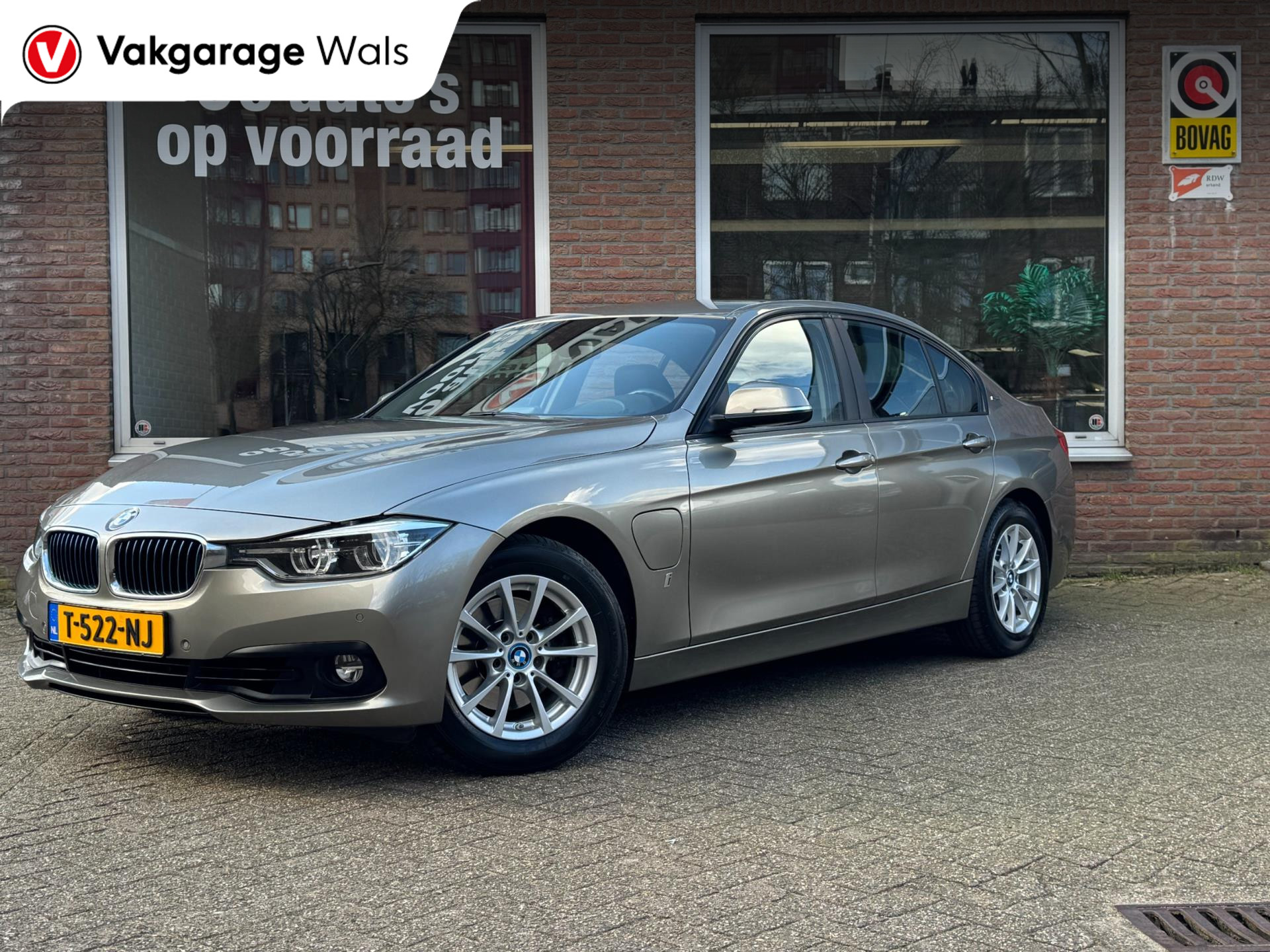 BMW 330e Iperformance 330e Luxury High Executive | Navi | Clima | Leer | Stoelverwarming | Cruise | Sport 2018 - voorkant