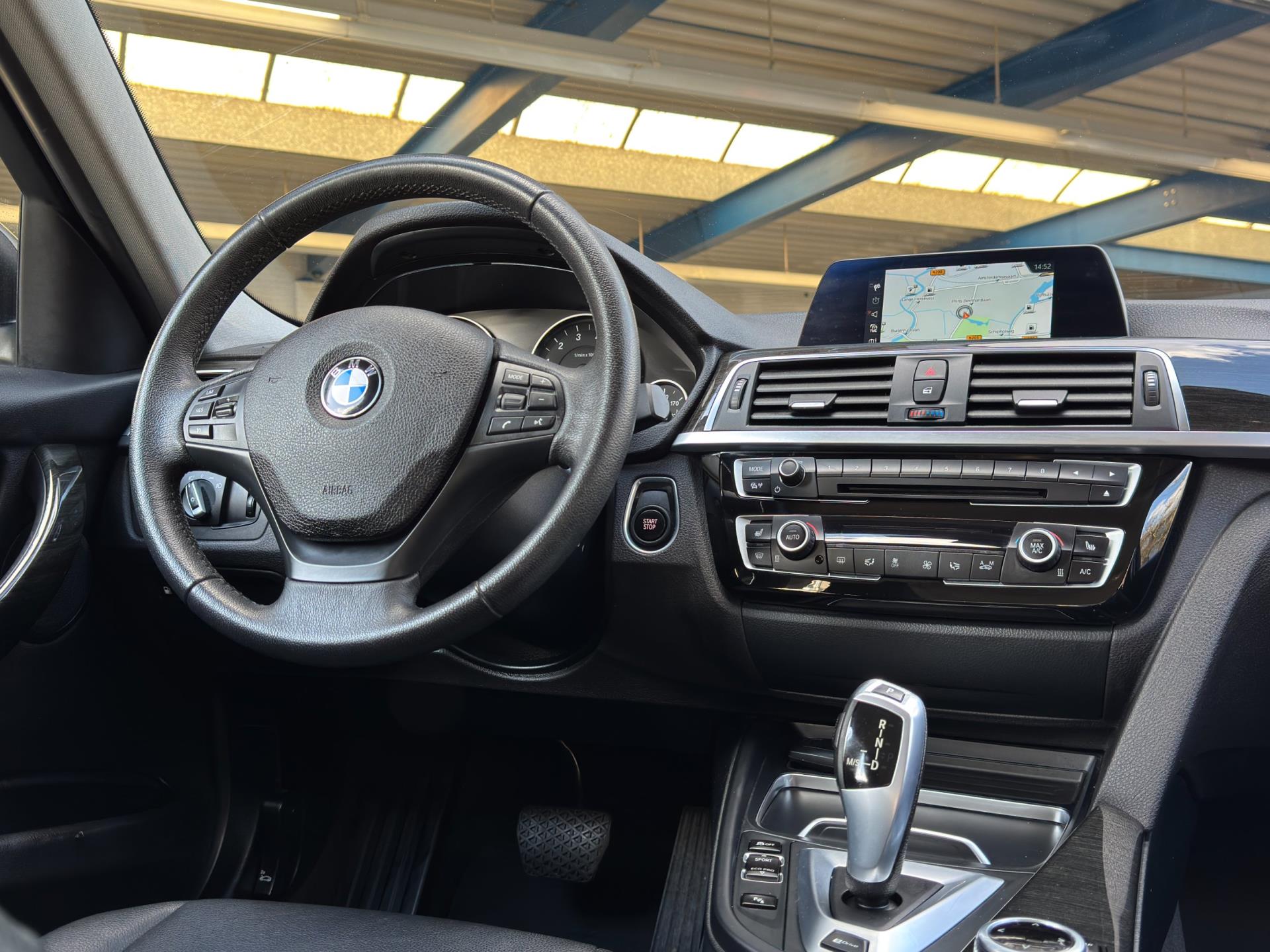 Foto van BMW 330e Iperformance