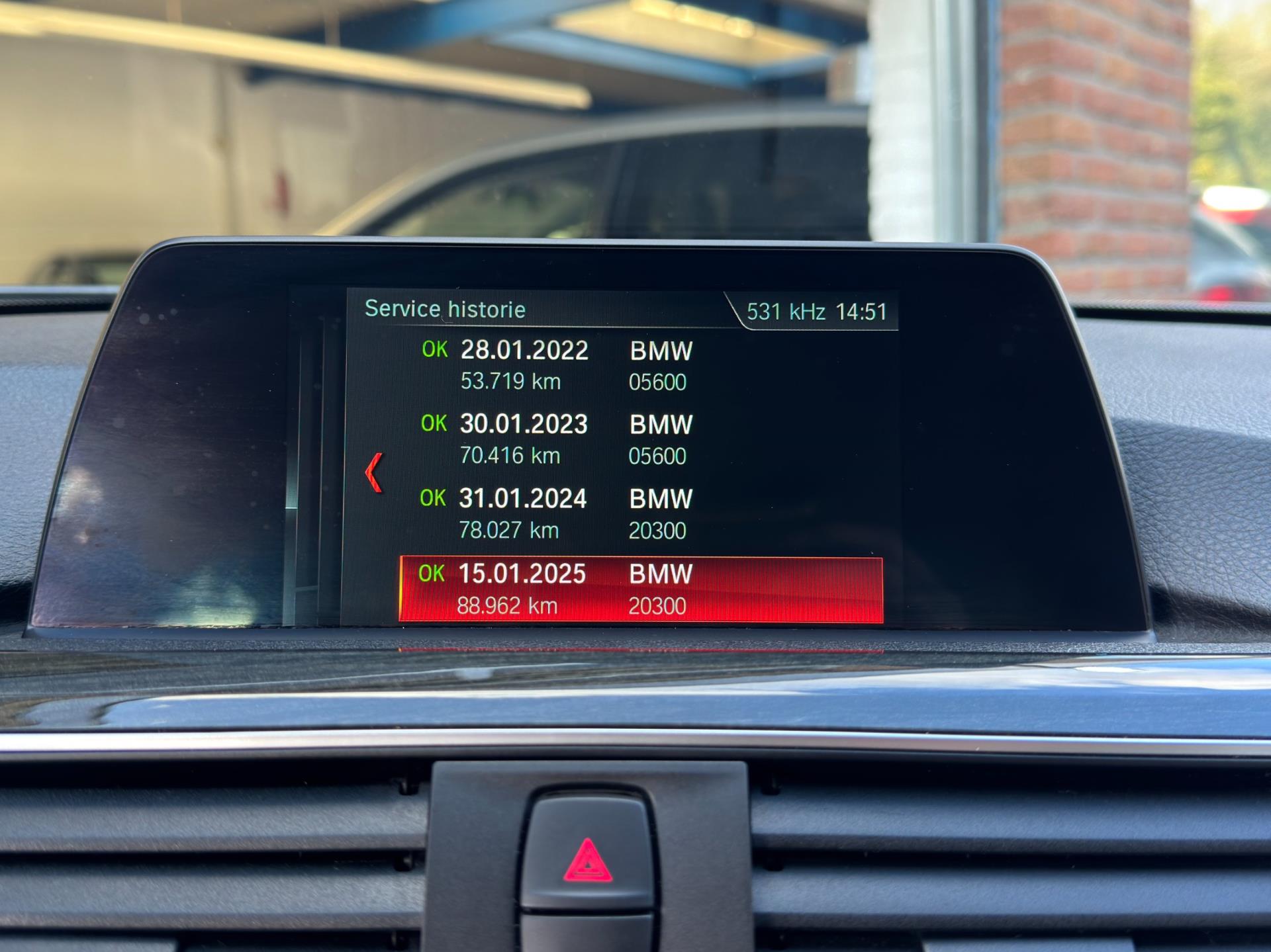 Foto van BMW 330e Iperformance