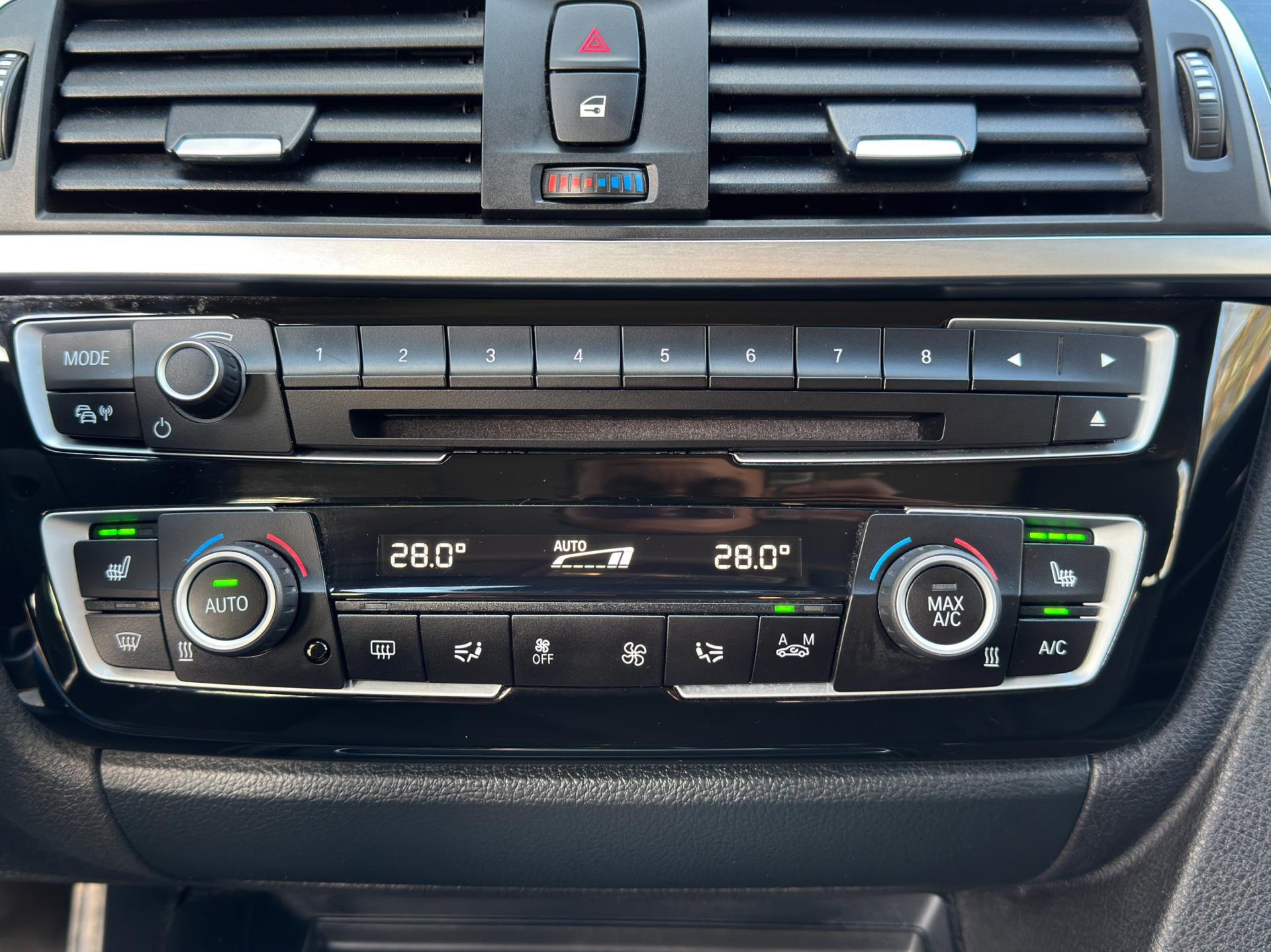 Foto van BMW 330e Iperformance