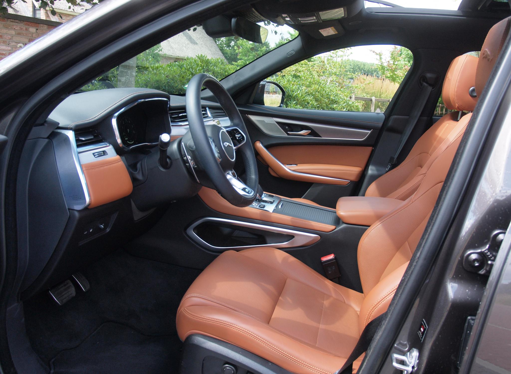 Foto van Jaguar Jaguar F-pace
