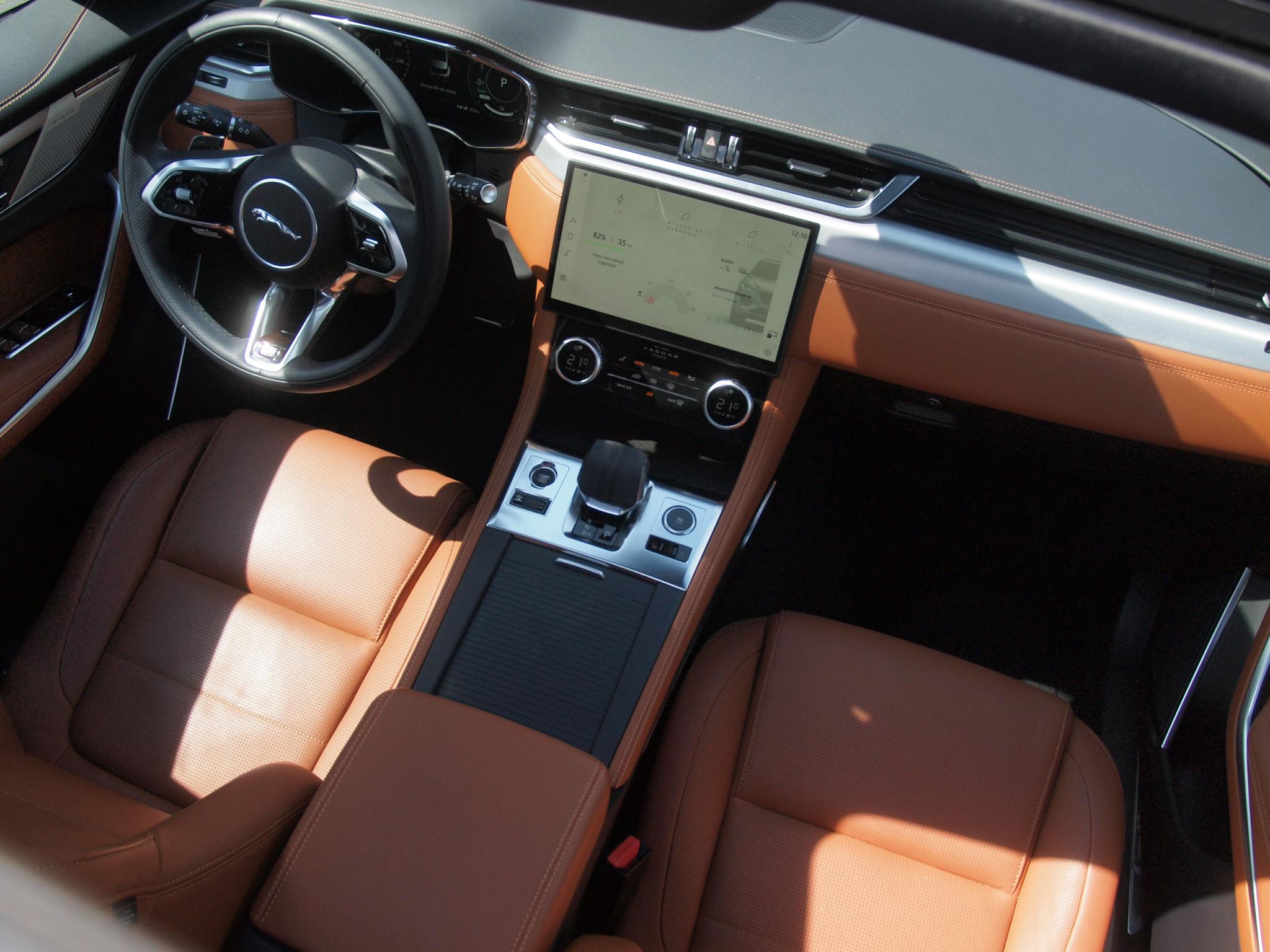 Foto van Jaguar Jaguar F-pace