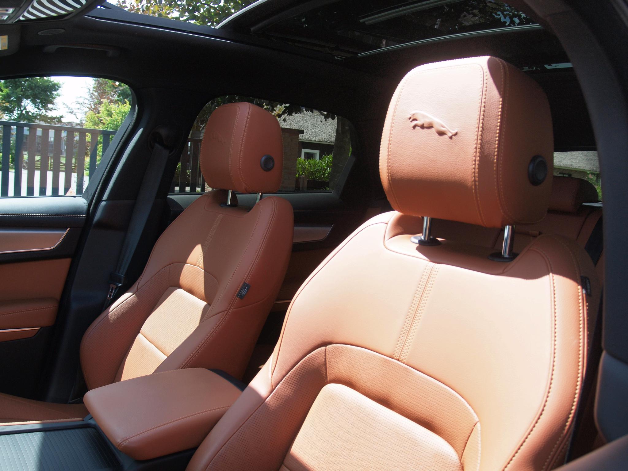 Foto van Jaguar Jaguar F-pace