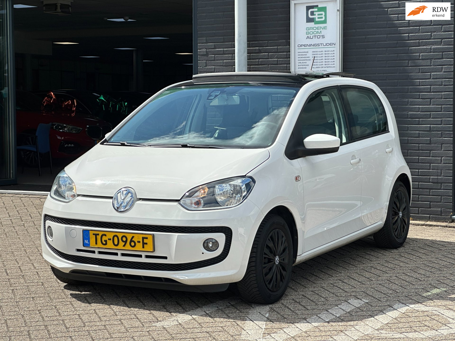 Volkswagen Up 1.0 move up! BlueMotion/PANO-DAK/CRUISCONTROL/NAVI/NETTE STAAT!! 2014 - voorkant