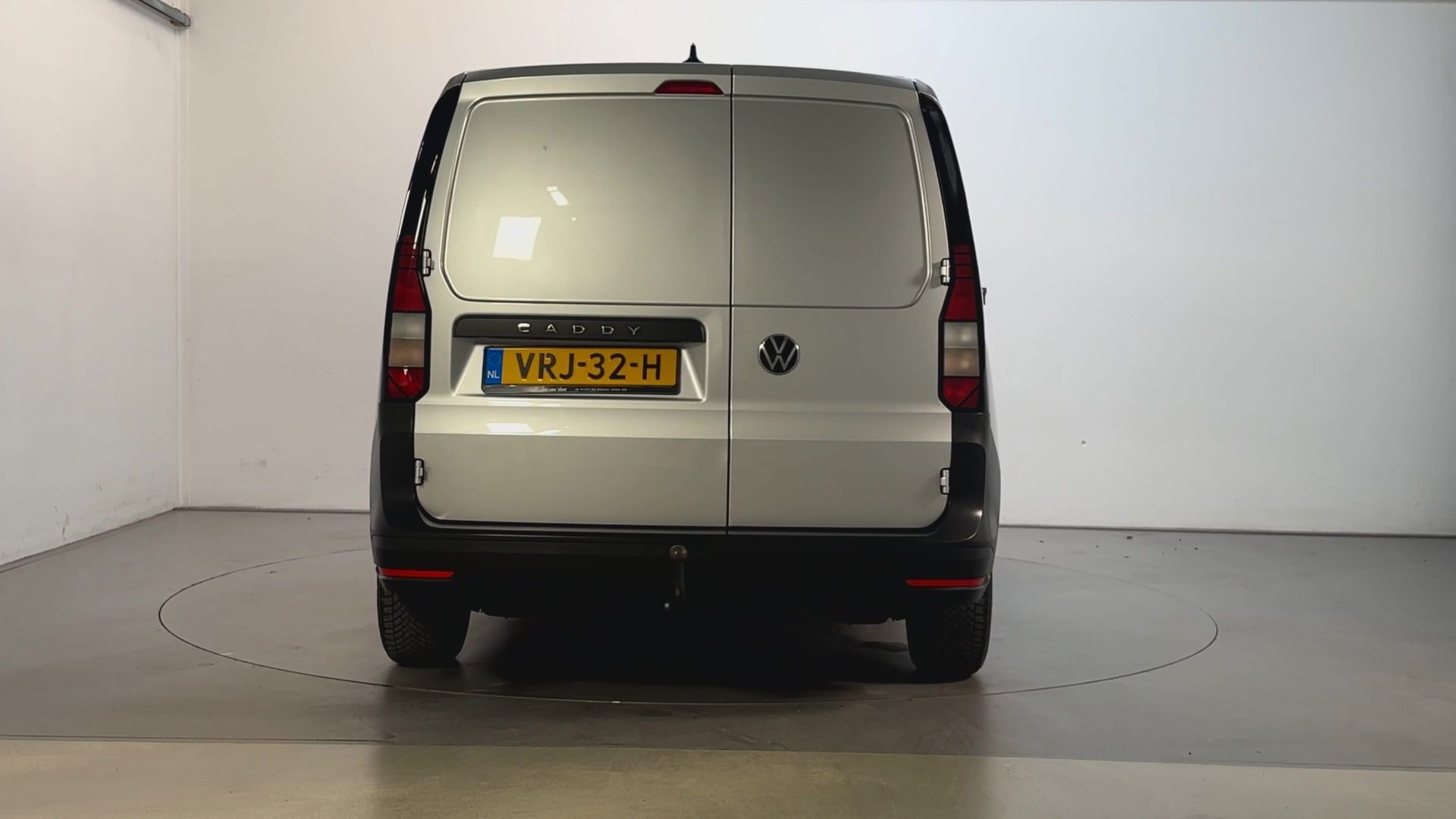 Foto van Volkswagen Caddy Modified Partition Wall