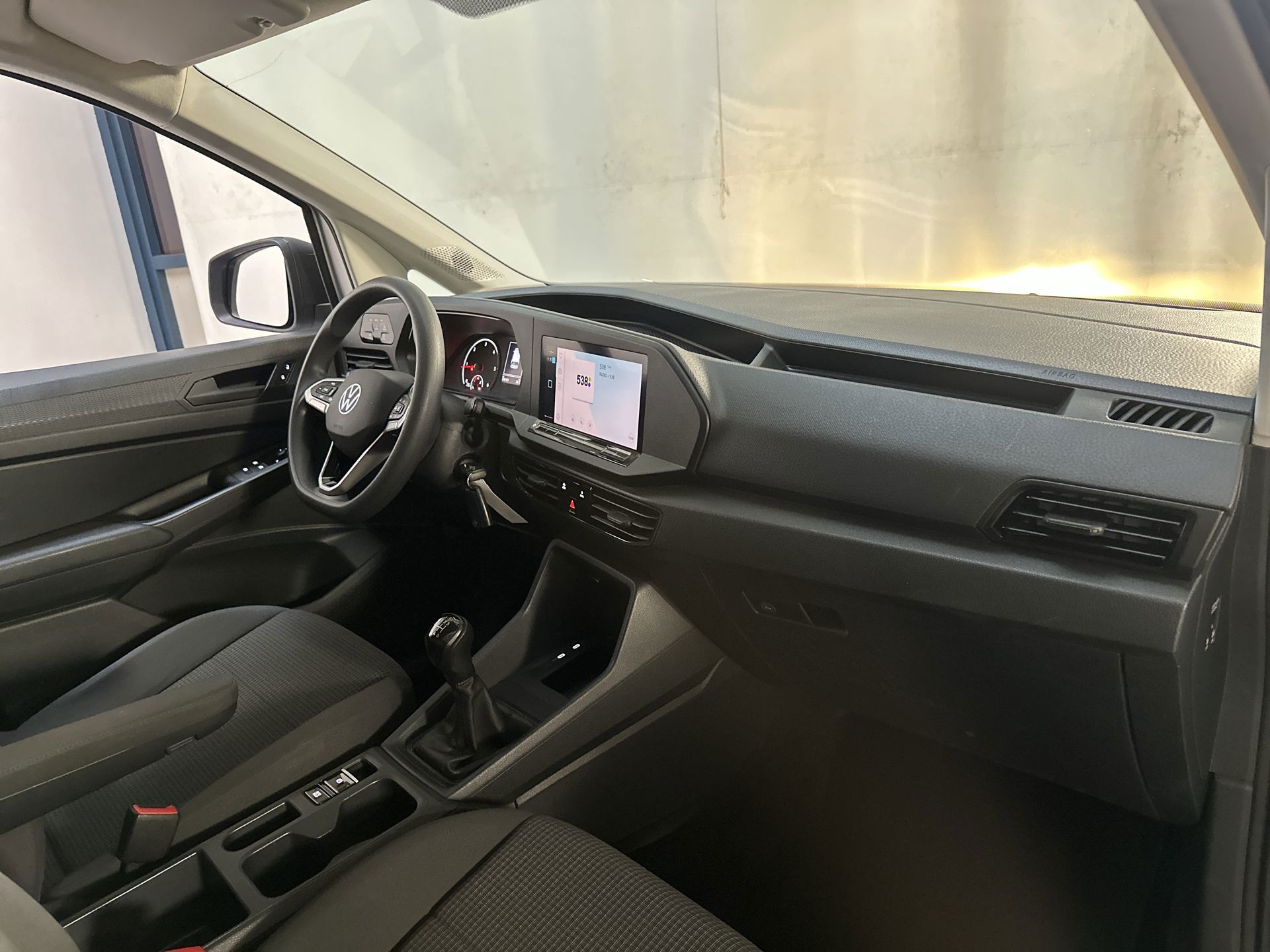 Foto van Volkswagen Caddy Modified Partition Wall