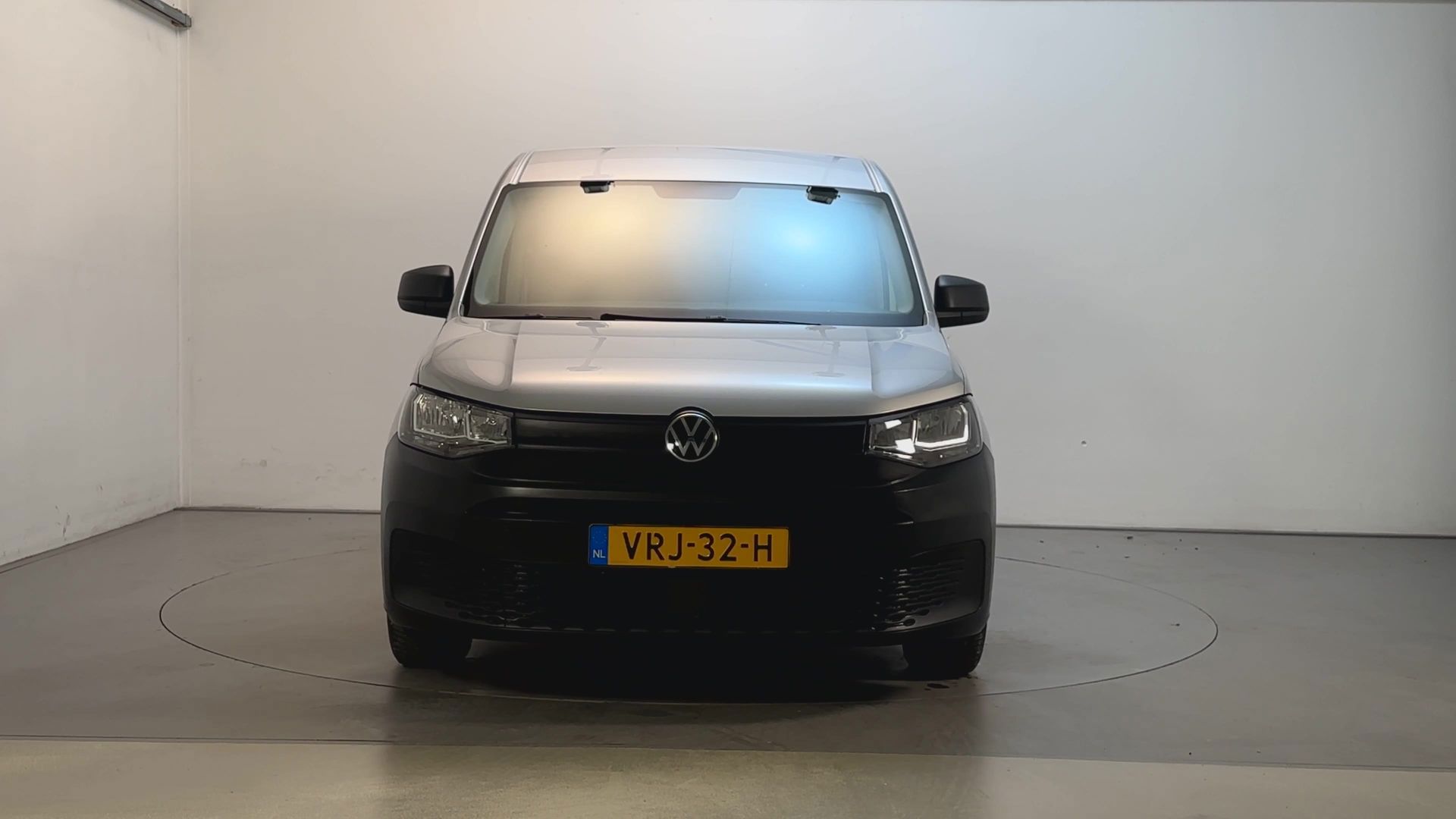 Foto van Volkswagen Caddy Modified Partition Wall