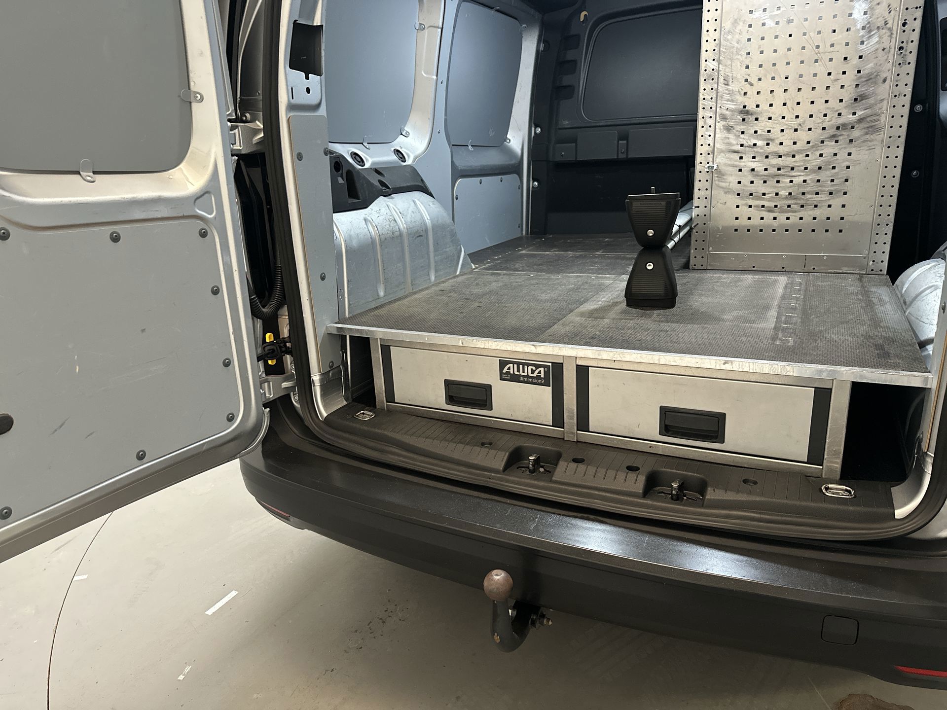 Foto van Volkswagen Caddy Modified Partition Wall