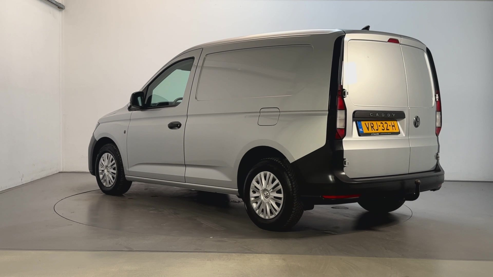 Foto van Volkswagen Caddy Modified Partition Wall