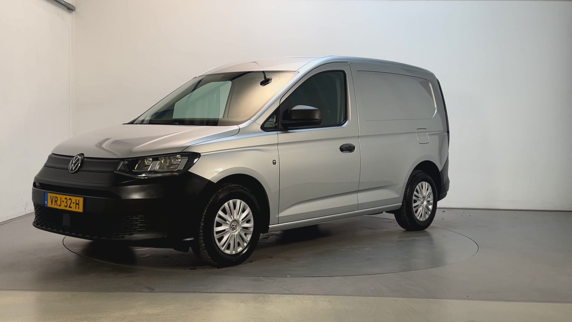 Foto van Volkswagen Caddy Modified Partition Wall