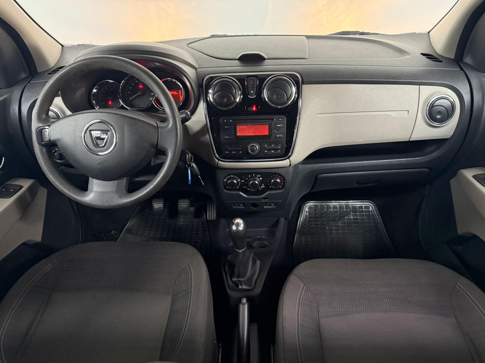 Foto van Dacia Lodgy