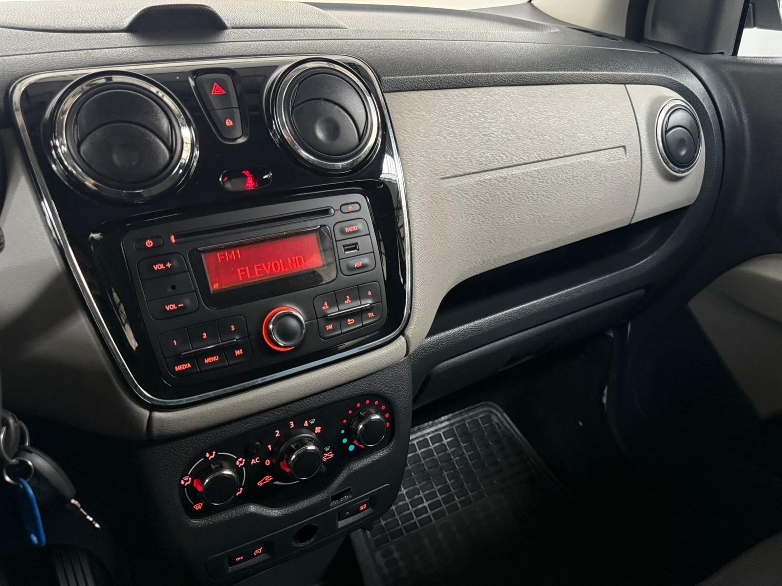 Foto van Dacia Lodgy