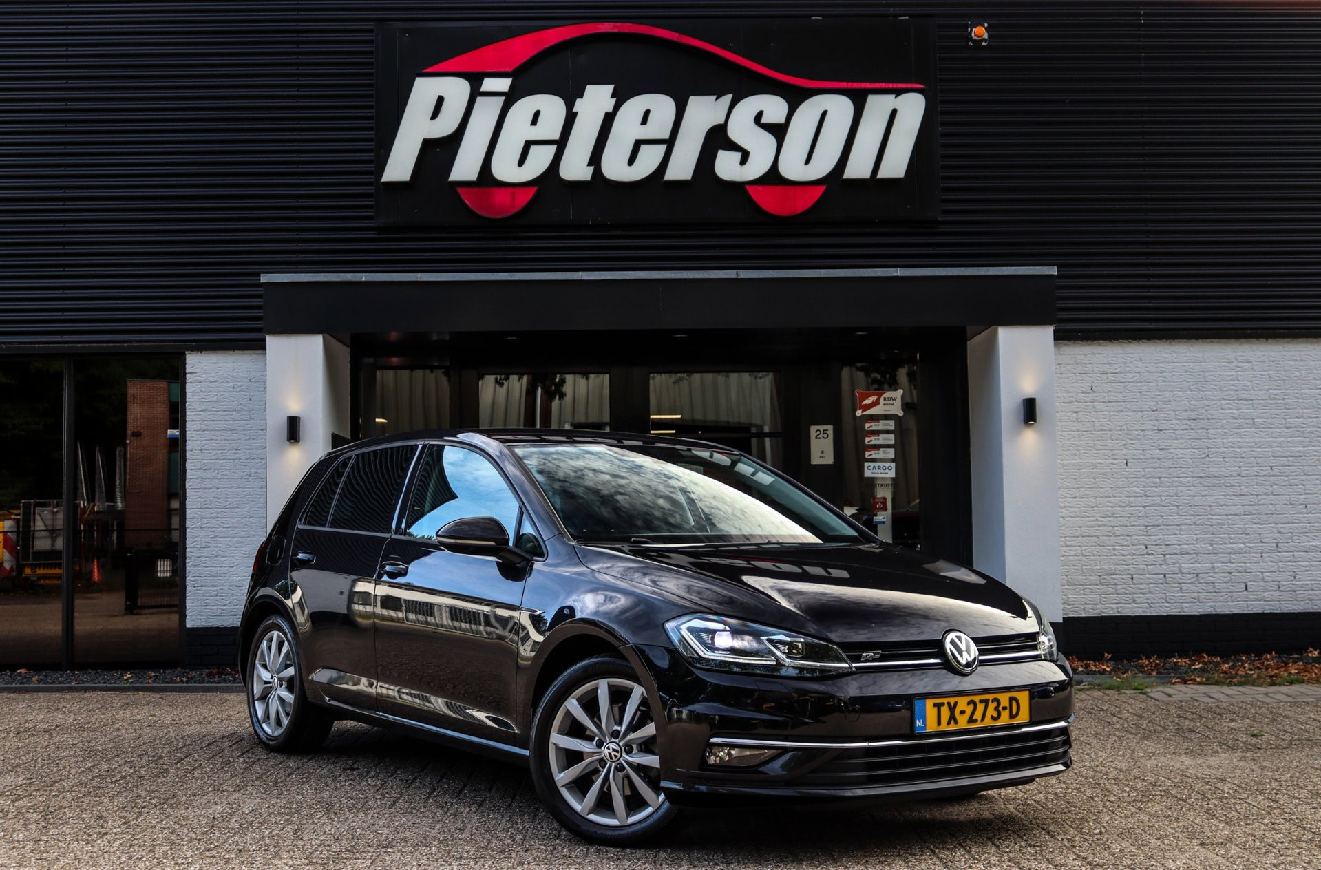 Volkswagen Golf 1.4 TSI Highline Business R FACELIFT XENON 2017 - voorkant