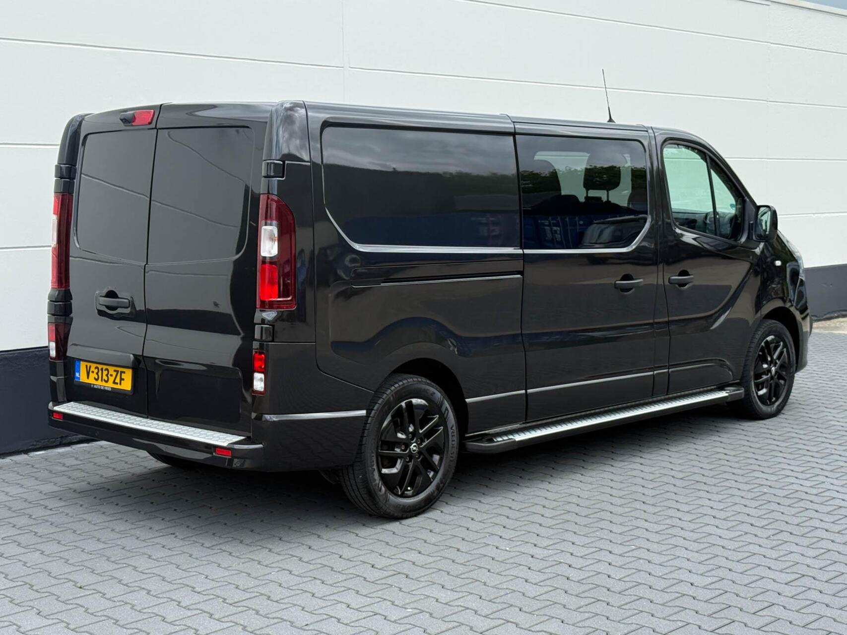Foto van Opel Vivaro-b
