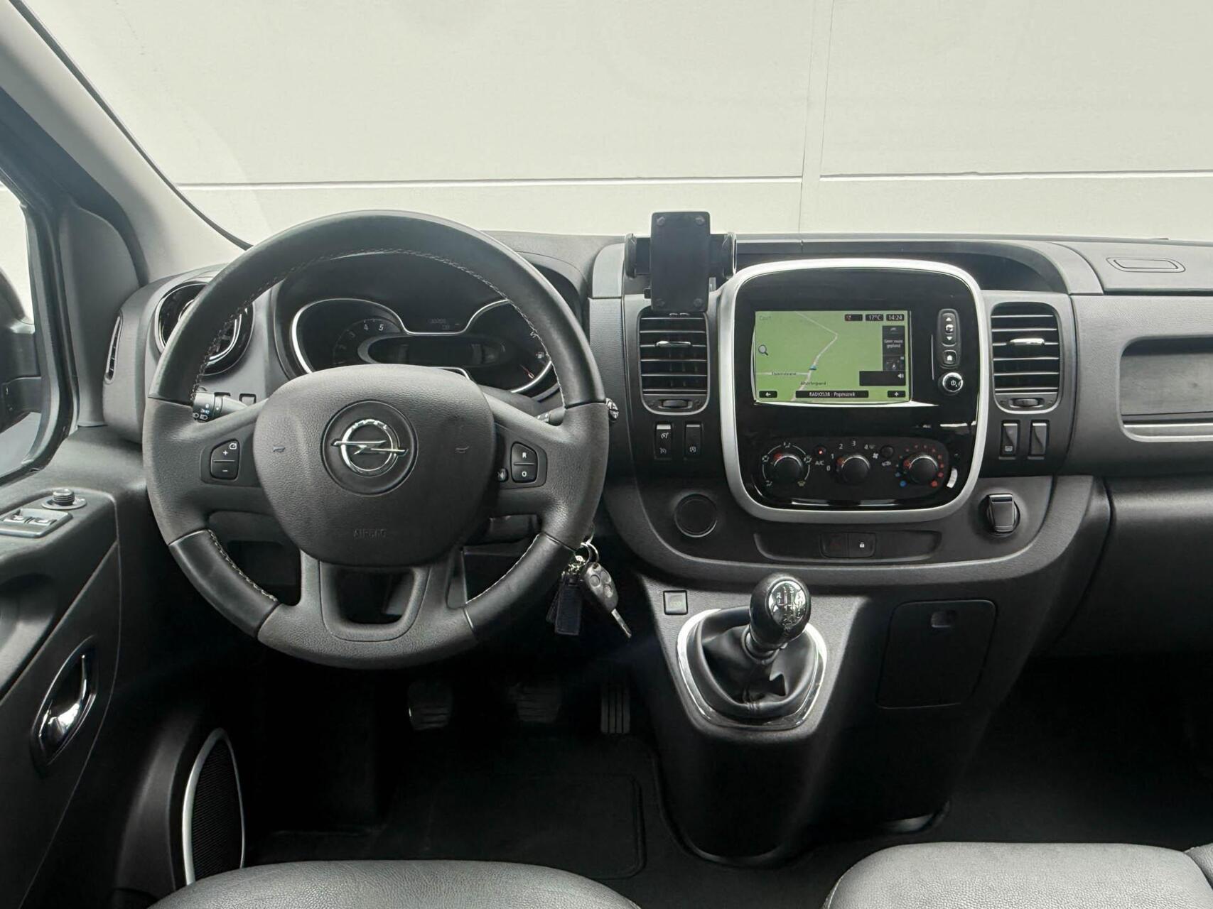 Foto van Opel Vivaro-b