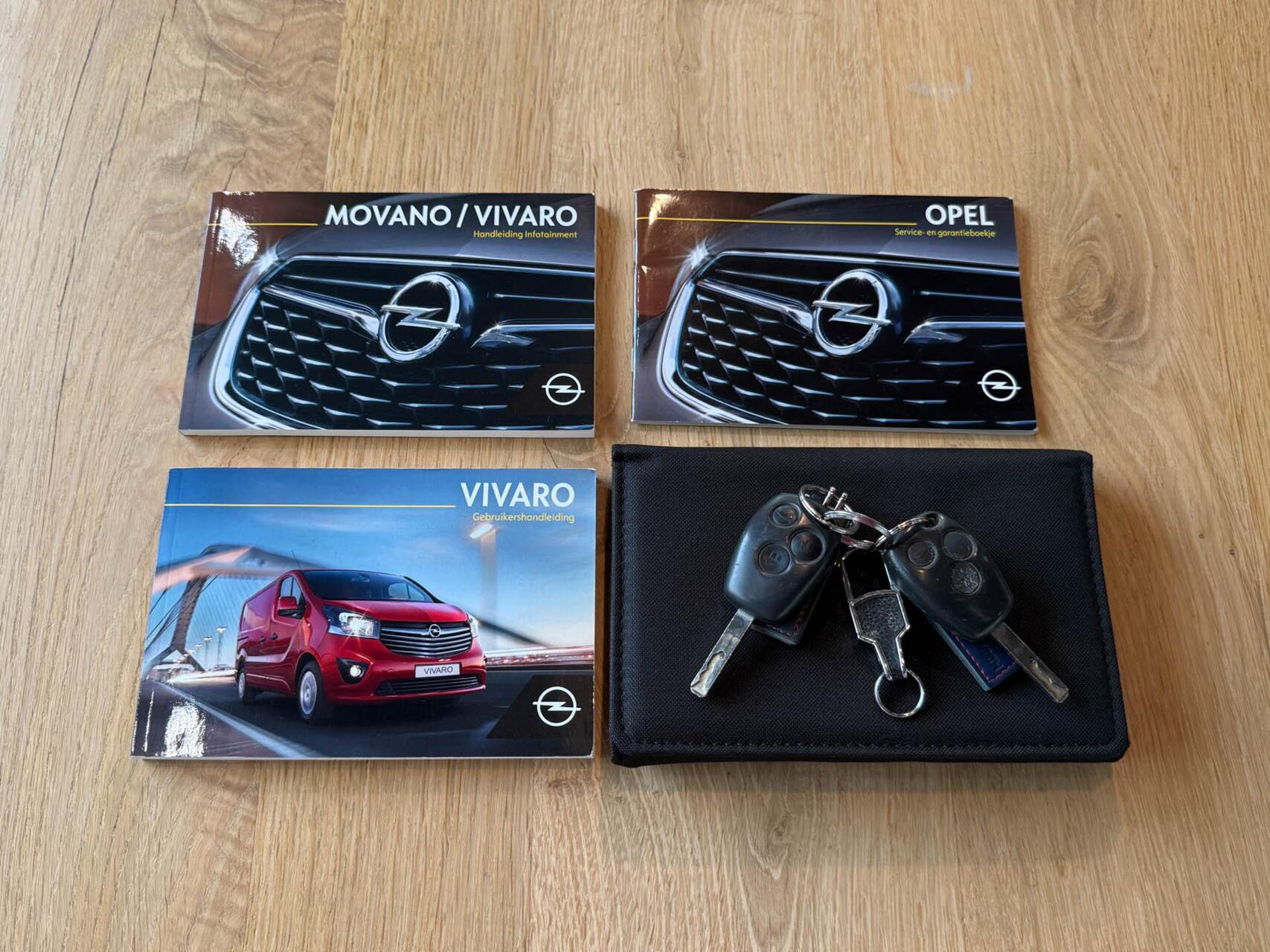 Foto van Opel Vivaro-b