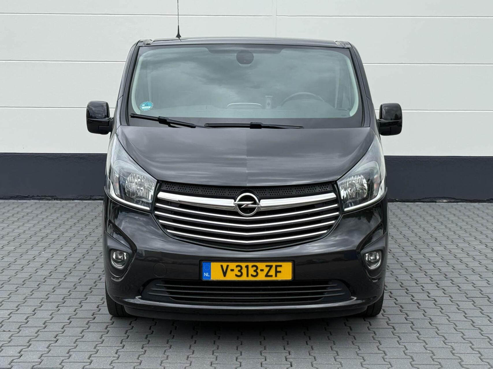 Foto van Opel Vivaro-b