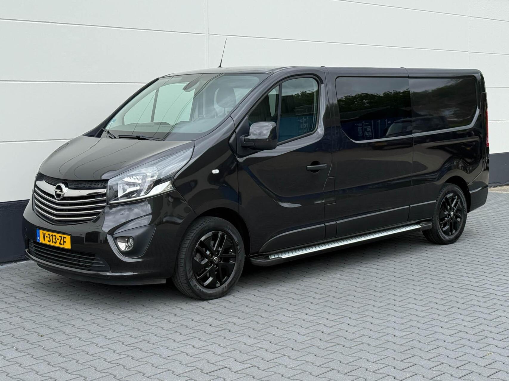 Foto van Opel Vivaro-b