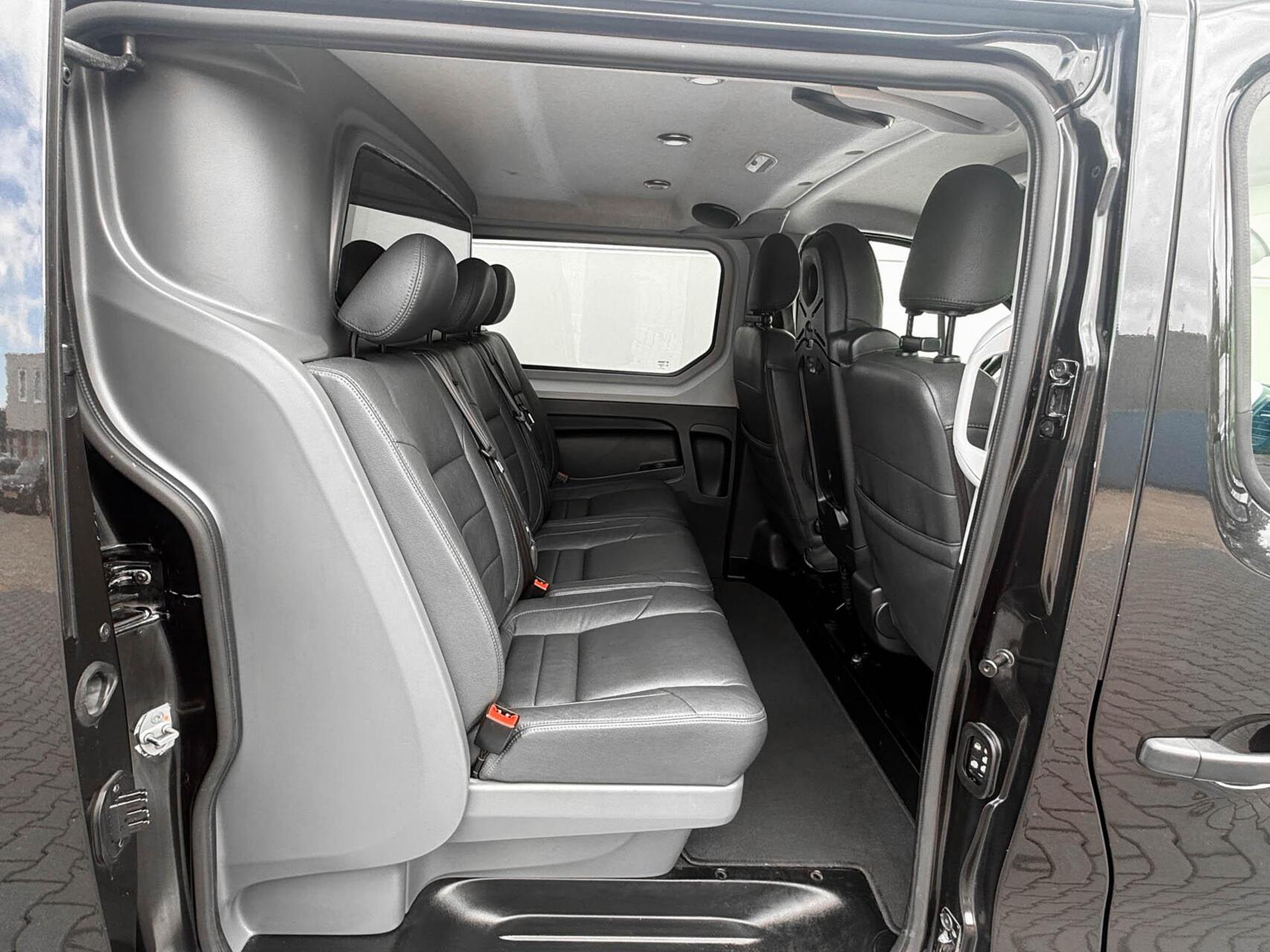 Foto van Opel Vivaro-b