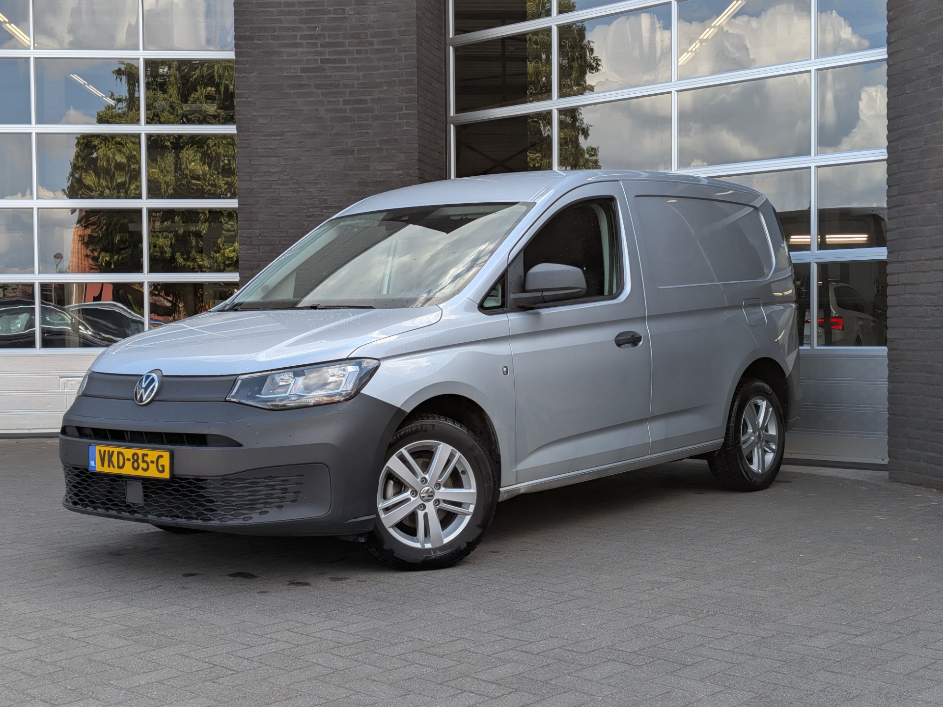 Foto van Volkswagen Caddy Modified Partition Wall