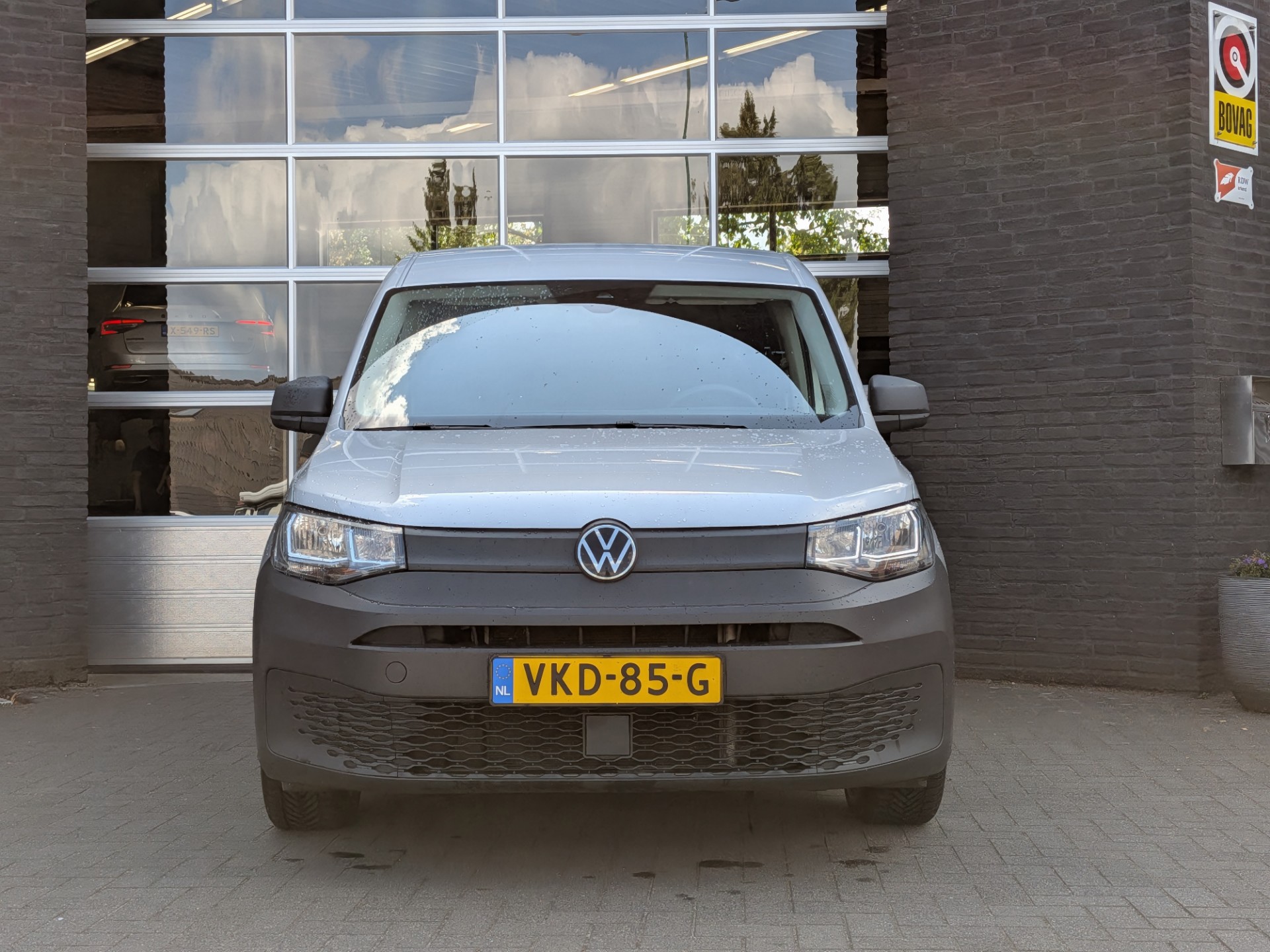Foto van Volkswagen Caddy Modified Partition Wall