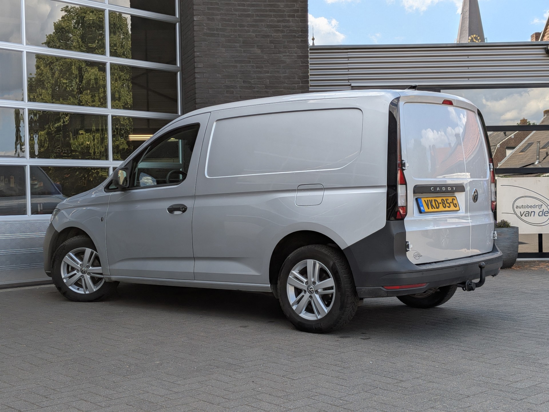 Foto van Volkswagen Caddy Modified Partition Wall