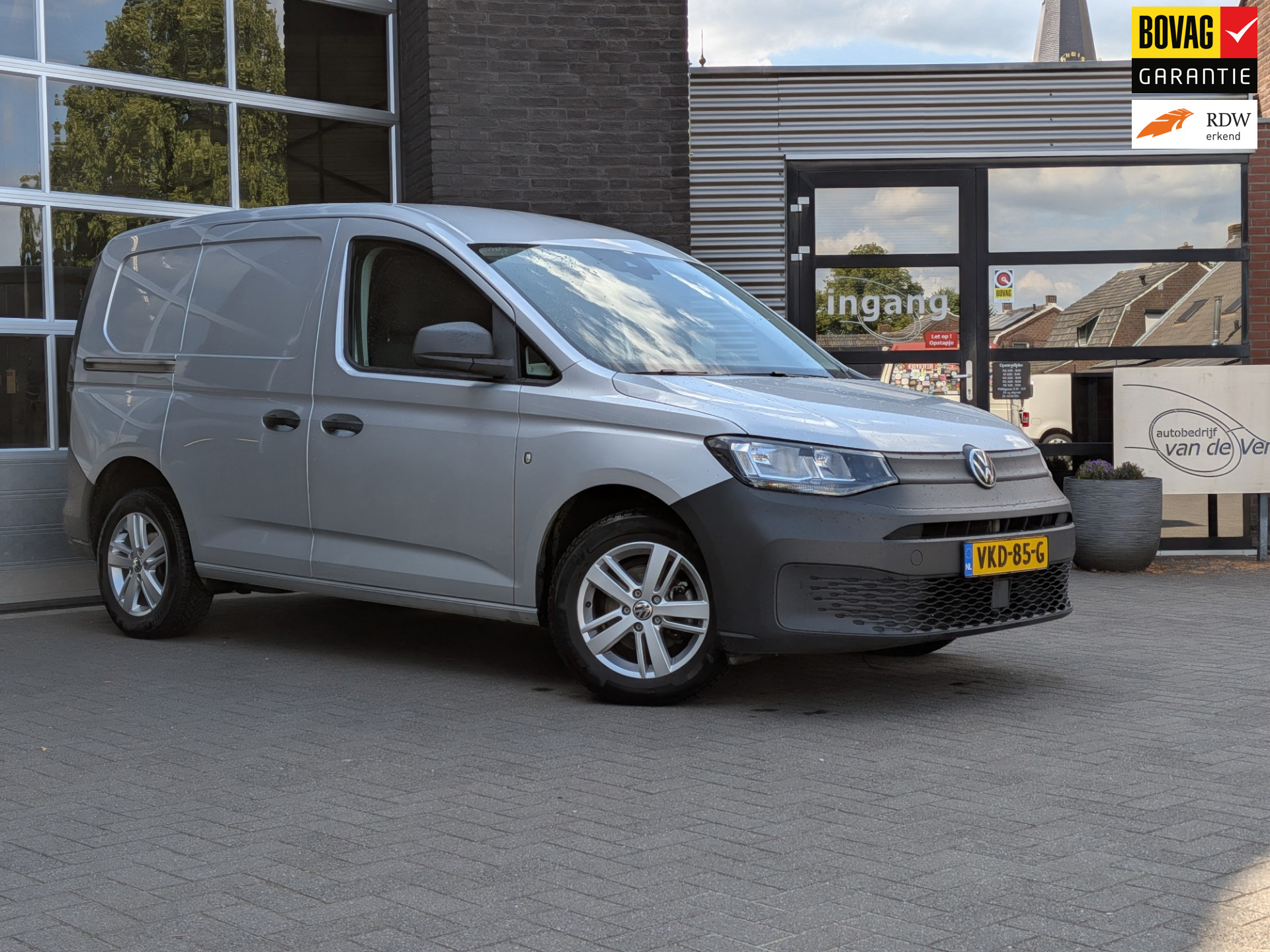 Volkswagen Caddy Modified Partition Wall 2.0 TDI Comfort | Trekhaak | App connect | zijdeur | Cruise control 2021 - voorkant