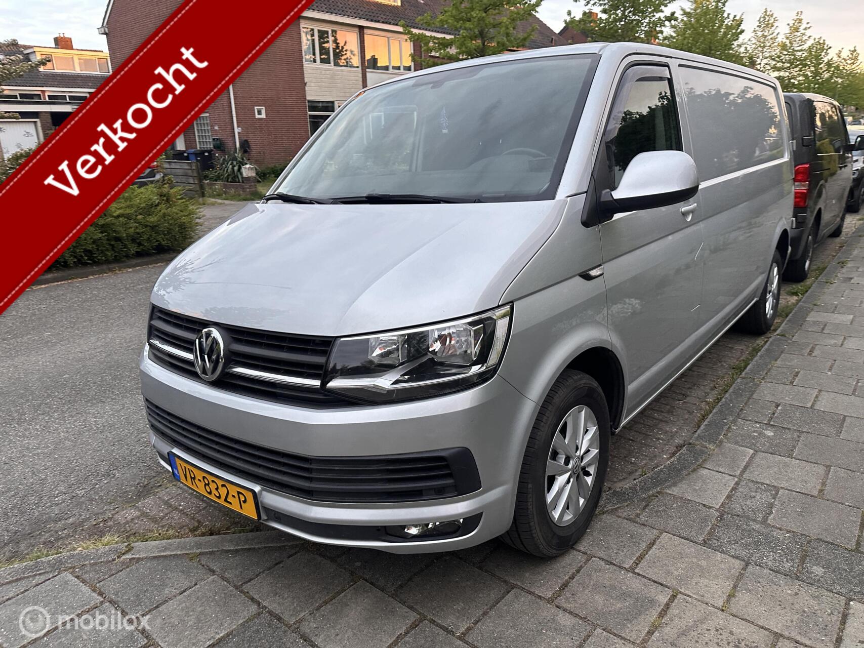 Volkswagen Transporter 2.0 TDI L2H1 2015 - voorkant