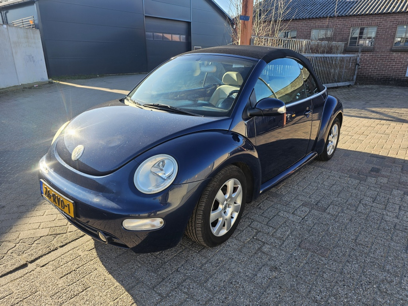 Volkswagen New Beetle Cabriolet 1.6 Highline 2003 - voorkant