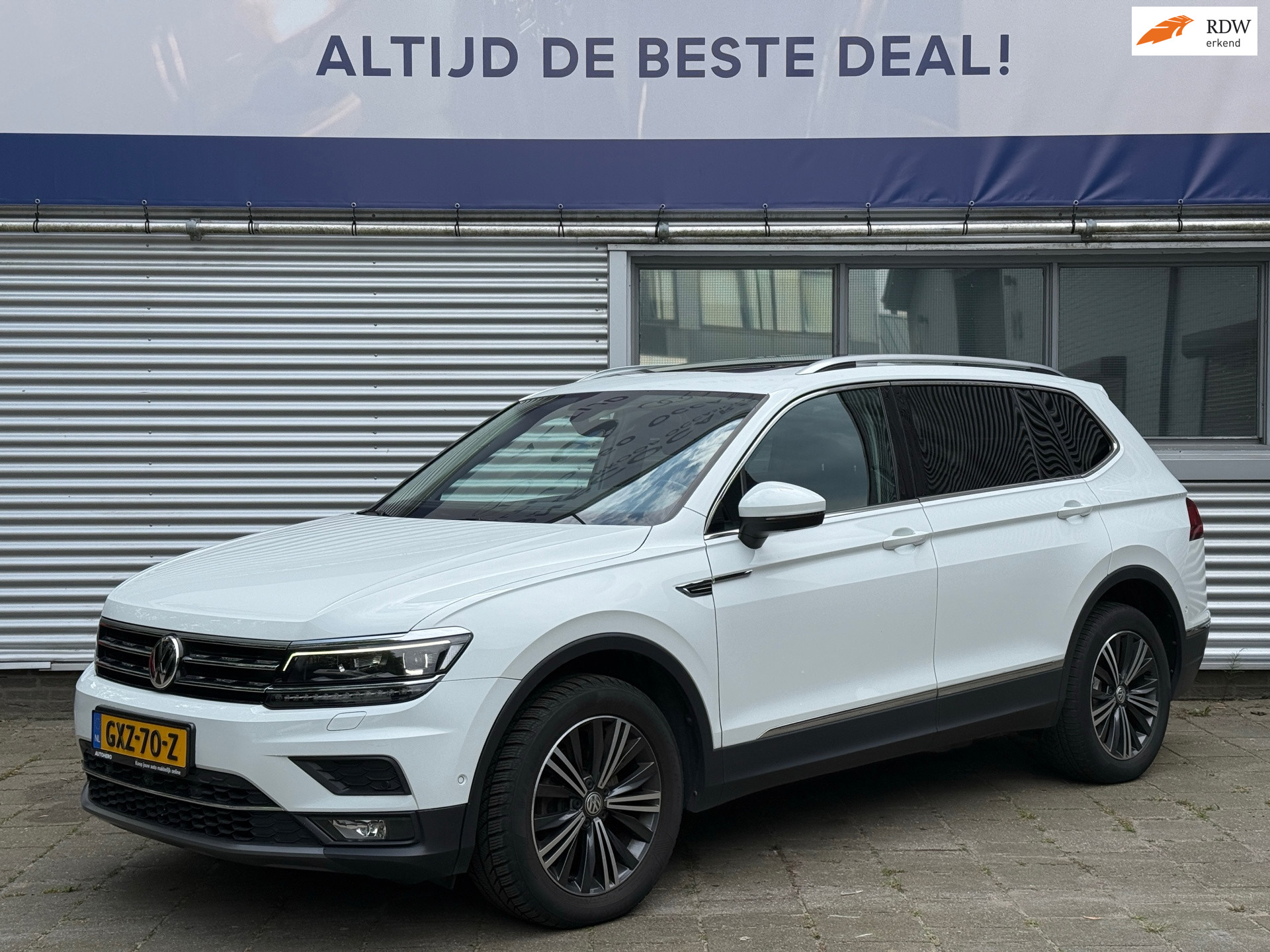 Volkswagen Tiguan 1.5 TSI Highline l Pano l Virtual l Trekhaak l Navi l Climate l Volleder l 2020 - voorkant