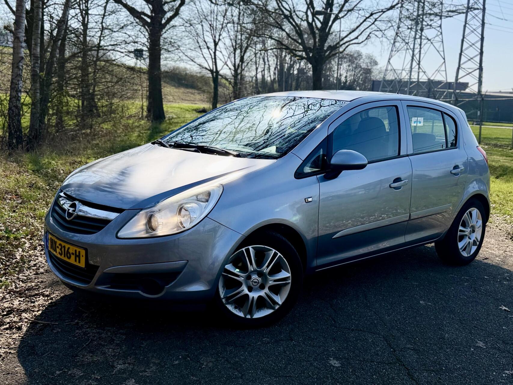Opel Corsa 1.2 16v Airco / Centale.vr / Tr.haak / ☑️ 2006 - voorkant