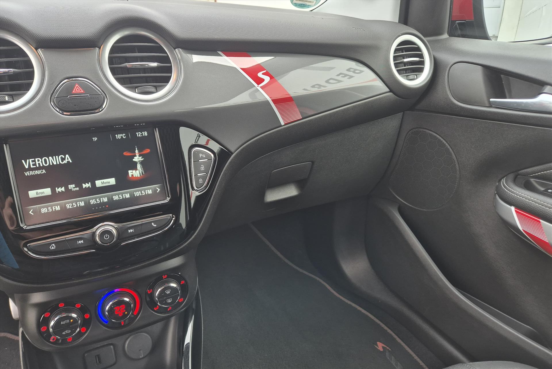 Foto van Opel Adam