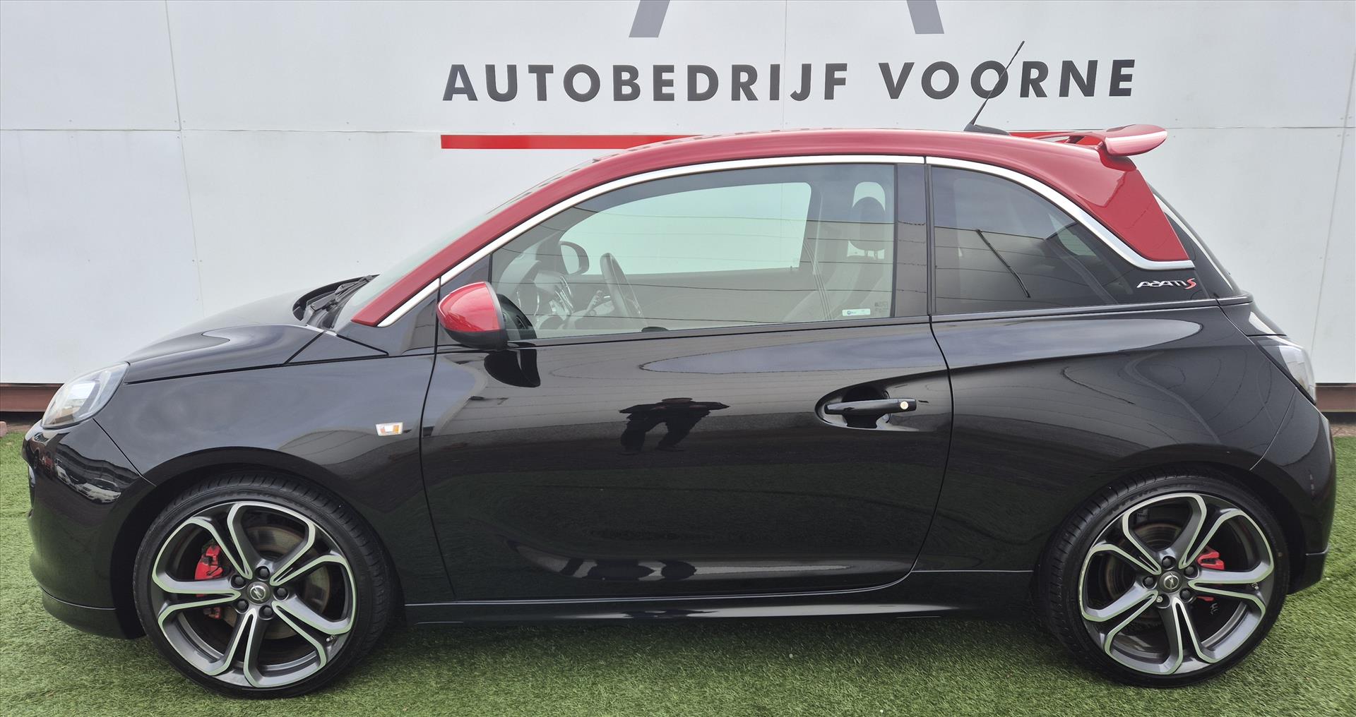 Opel Adam 1.4 Turbo Start/Stop 150PK ADAM ROCKS S 2017 - voorkant