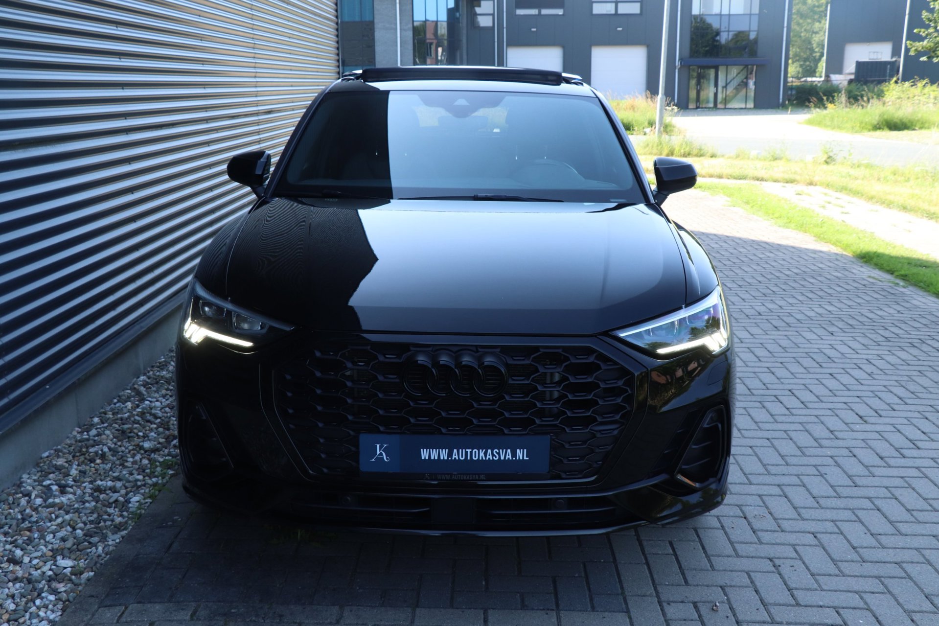 Foto van Audi Q3 Sportback E-tron