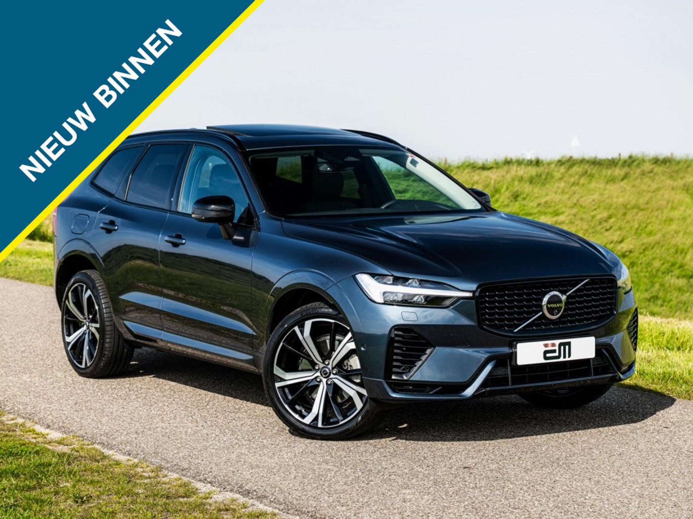 Volvo Xc60 2.0 T8 PHEV AWD Polestar Pano Trekhaak ACC 2024 - voorkant