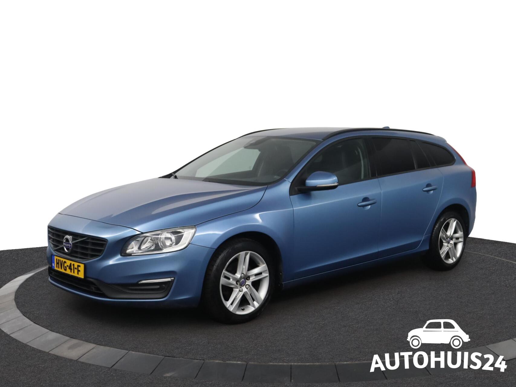 Volvo V60 2.0 T3 Momentum 2016 NAVI 17" PDC 1-EIGENAAR 2016 - voorkant
