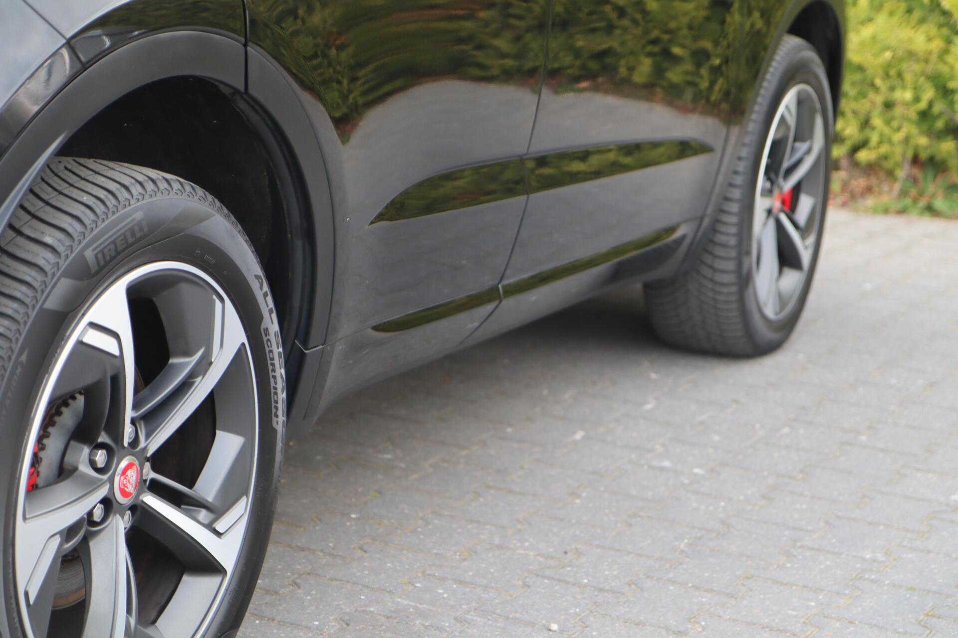 Foto van Jaguar E-pace