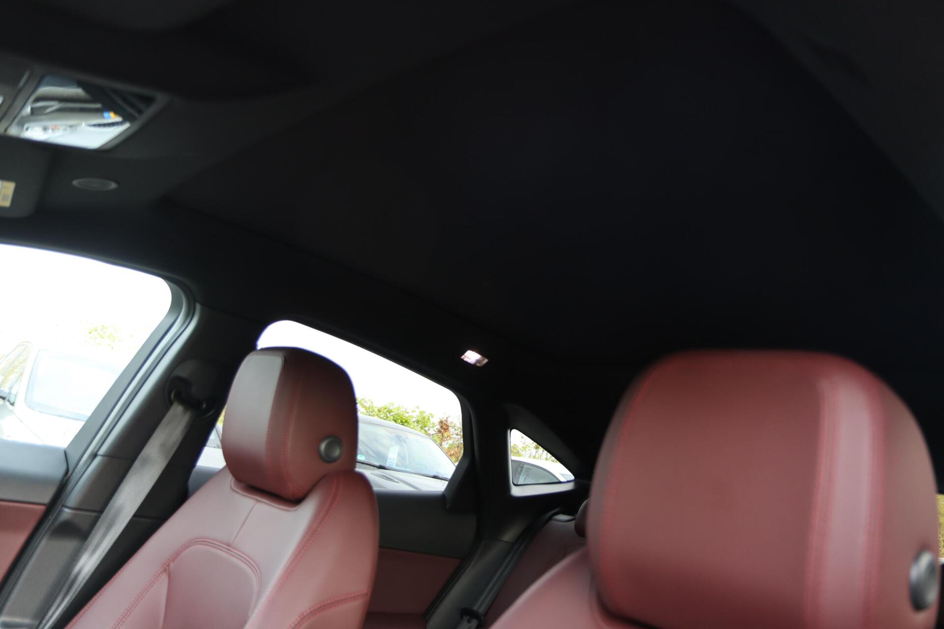 Foto van Jaguar E-pace