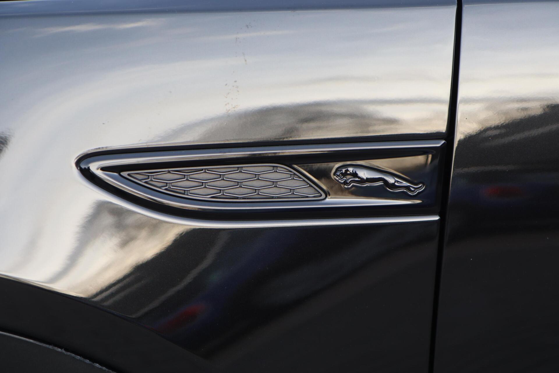 Foto van Jaguar E-pace