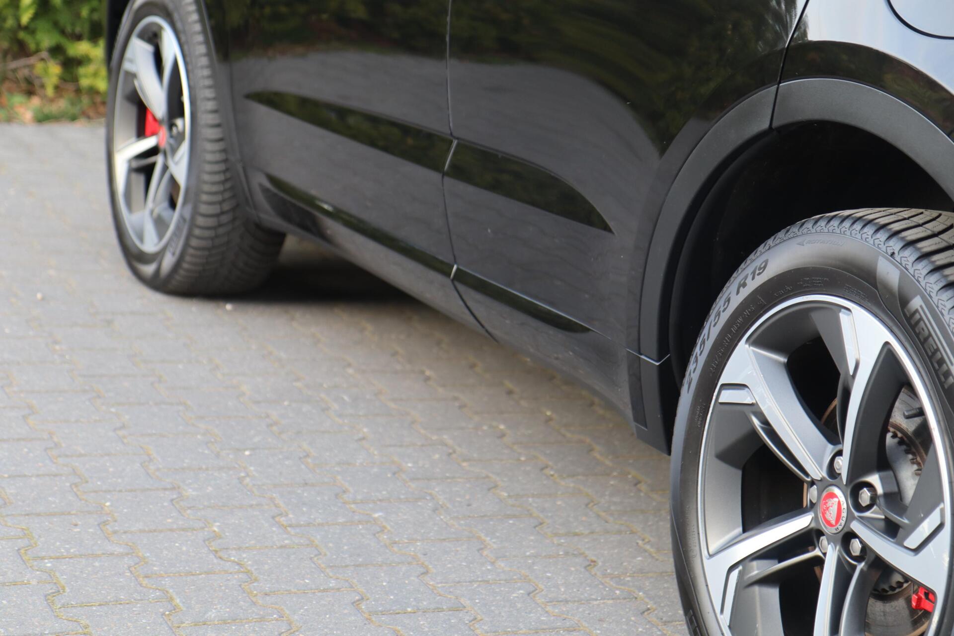 Foto van Jaguar E-pace
