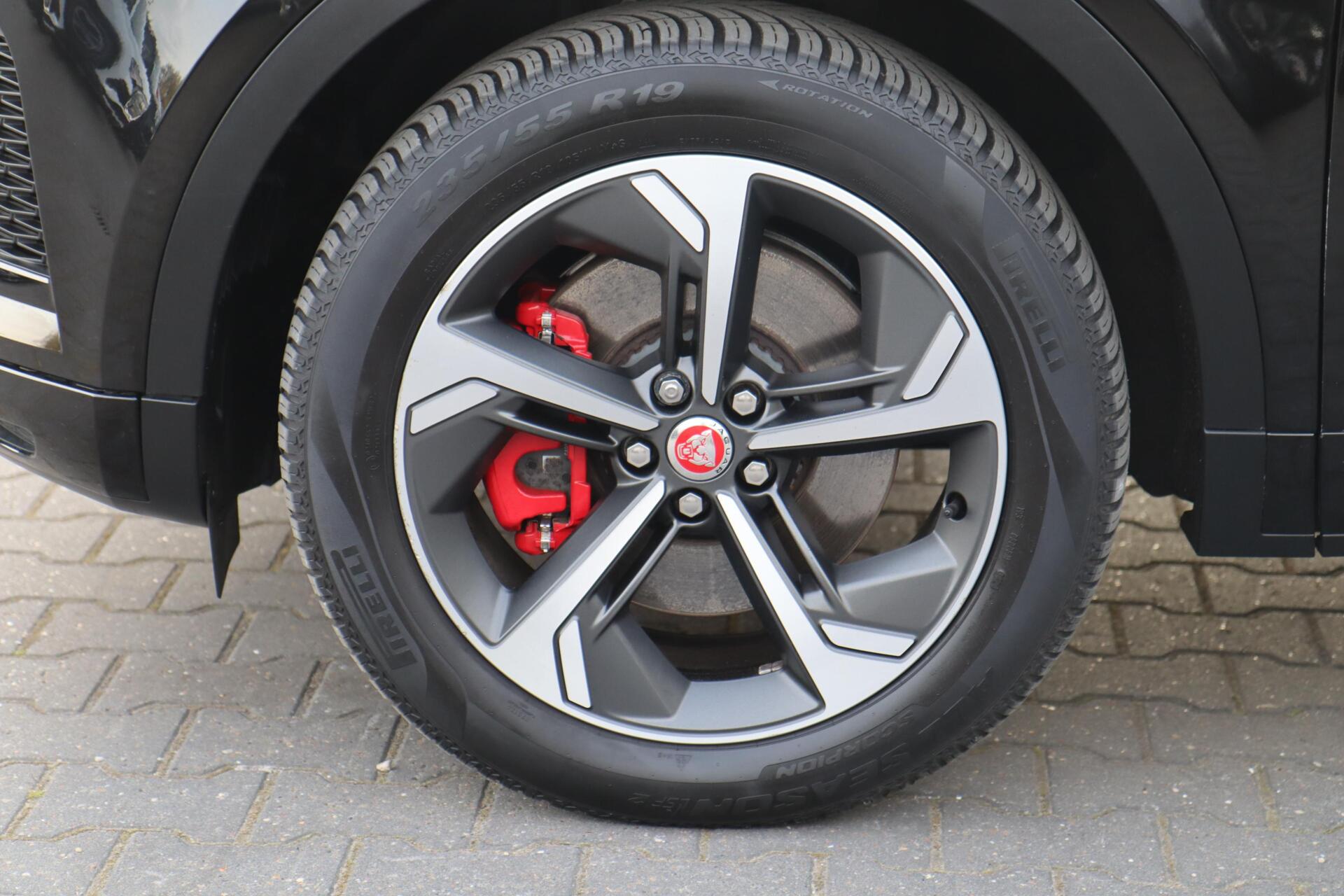 Foto van Jaguar E-pace