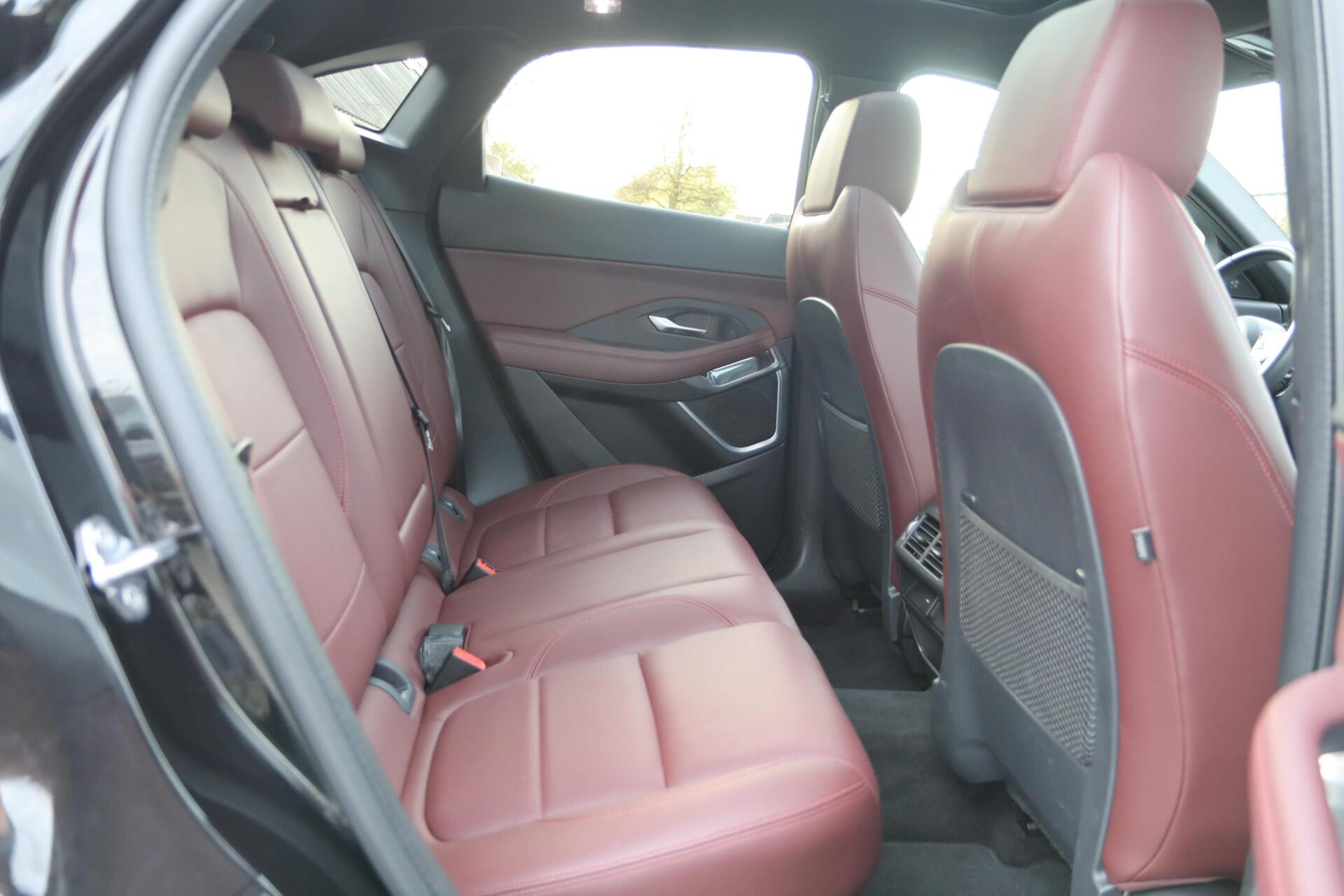 Foto van Jaguar E-pace