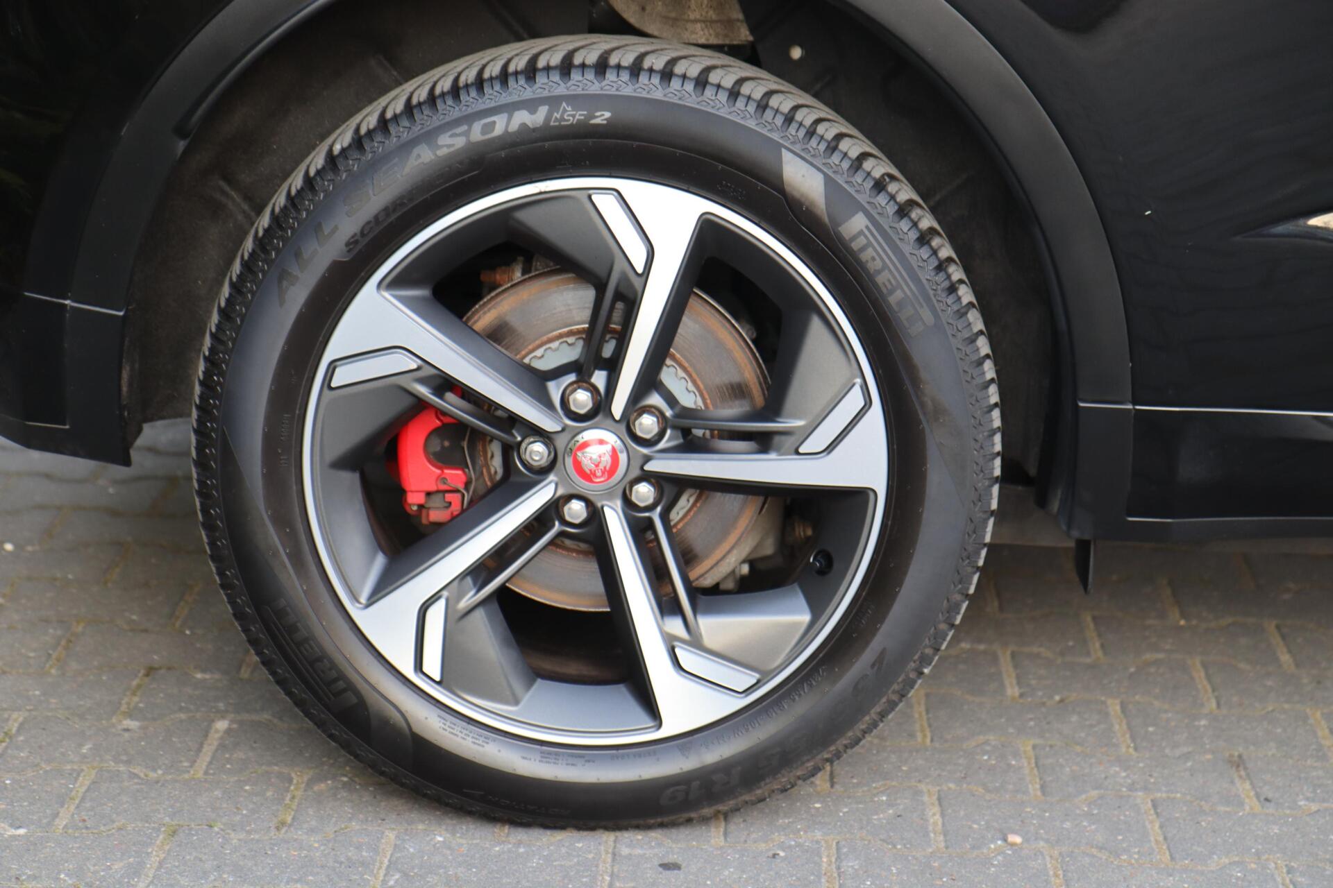 Foto van Jaguar E-pace