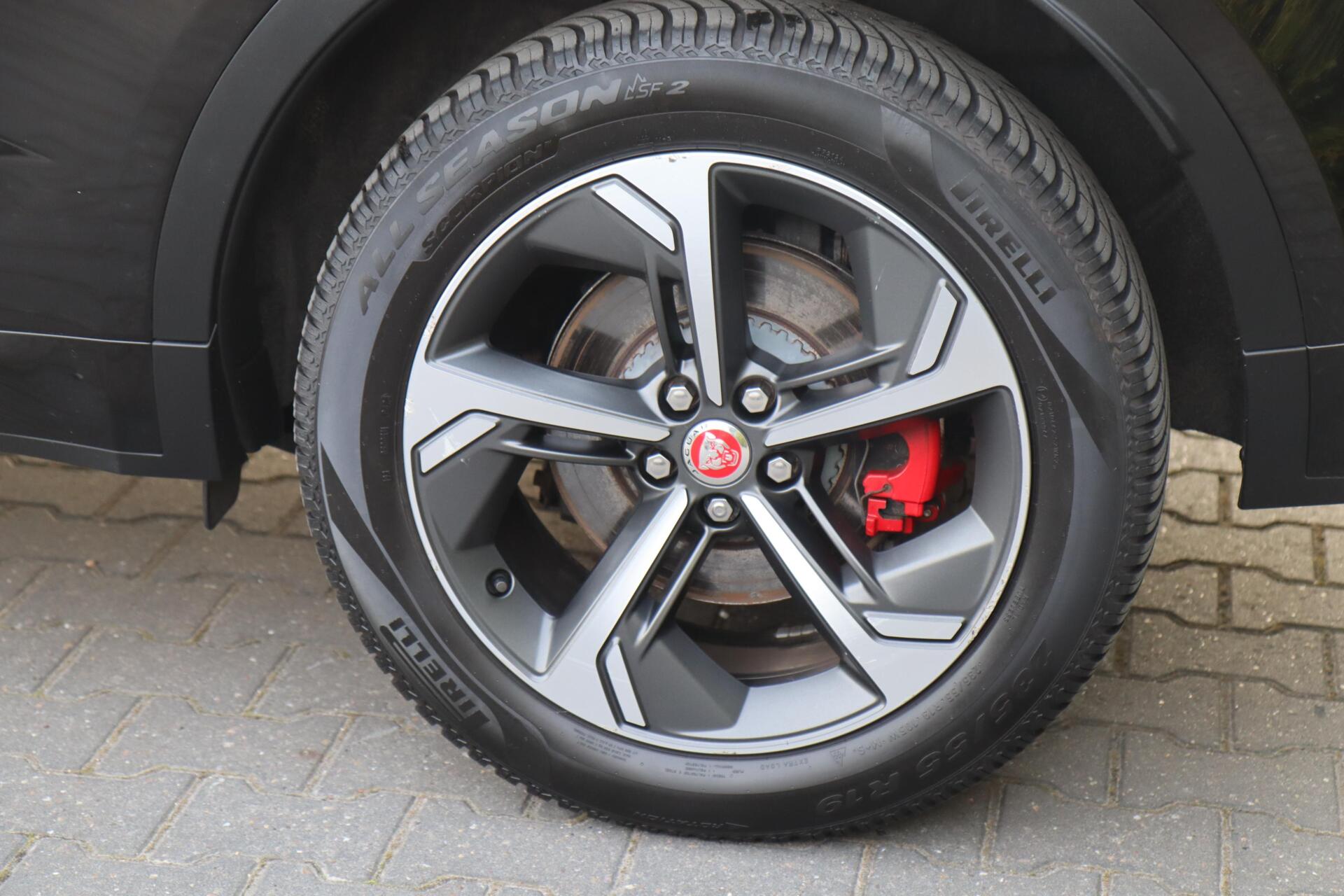 Foto van Jaguar E-pace