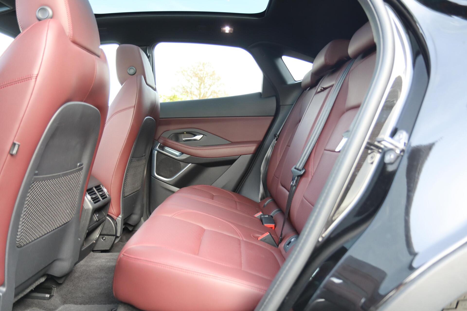 Foto van Jaguar E-pace