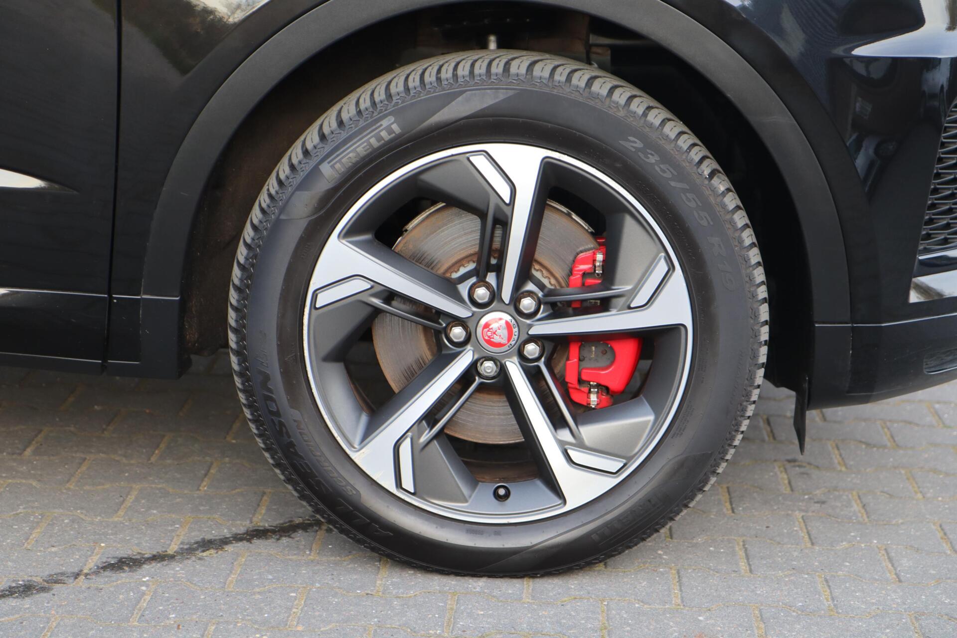 Foto van Jaguar E-pace