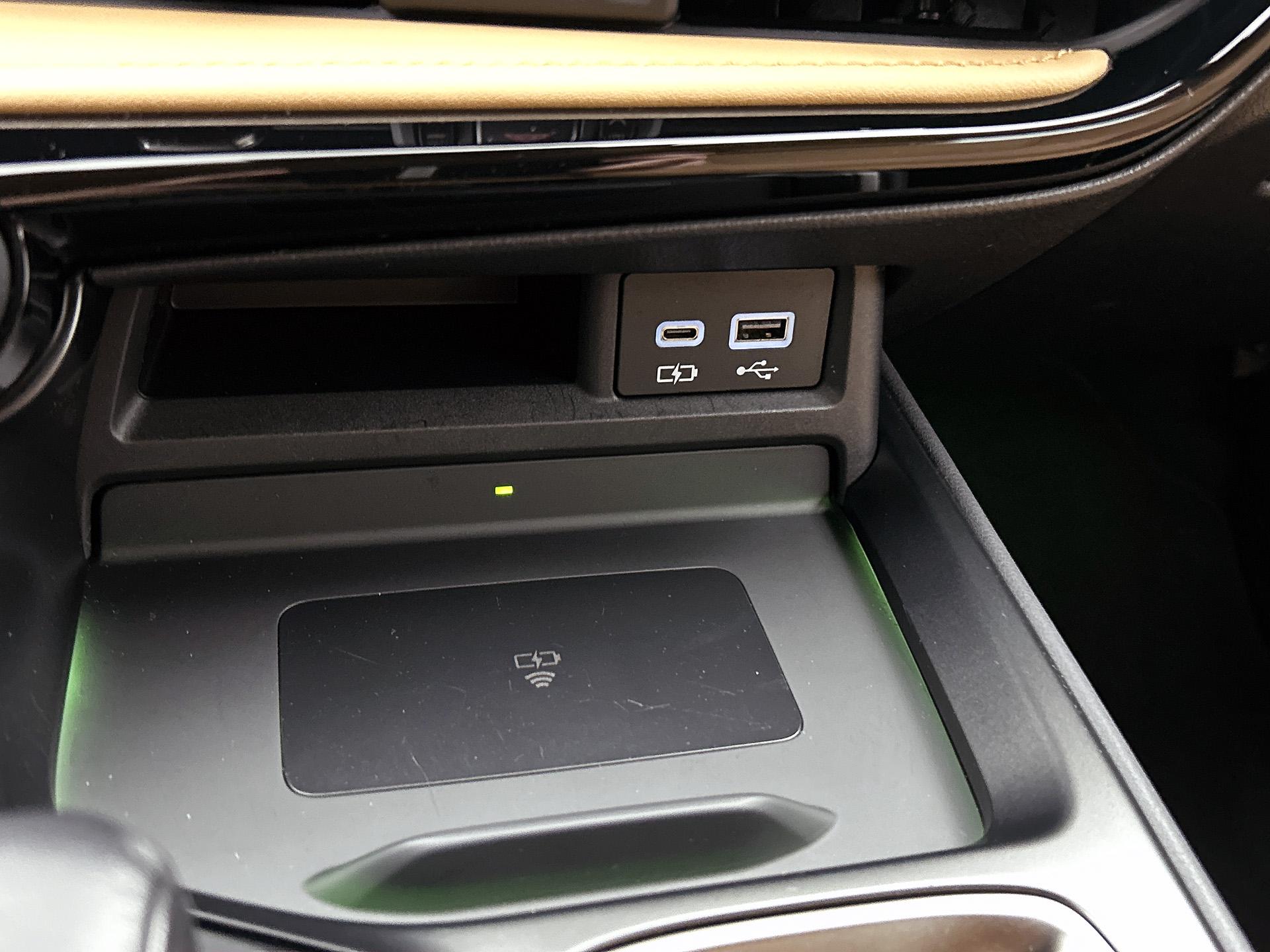 Foto van Lexus Lexus Nx450h+