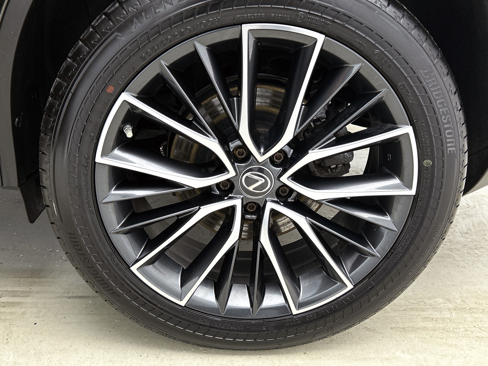 Foto van Lexus Lexus Nx450h+