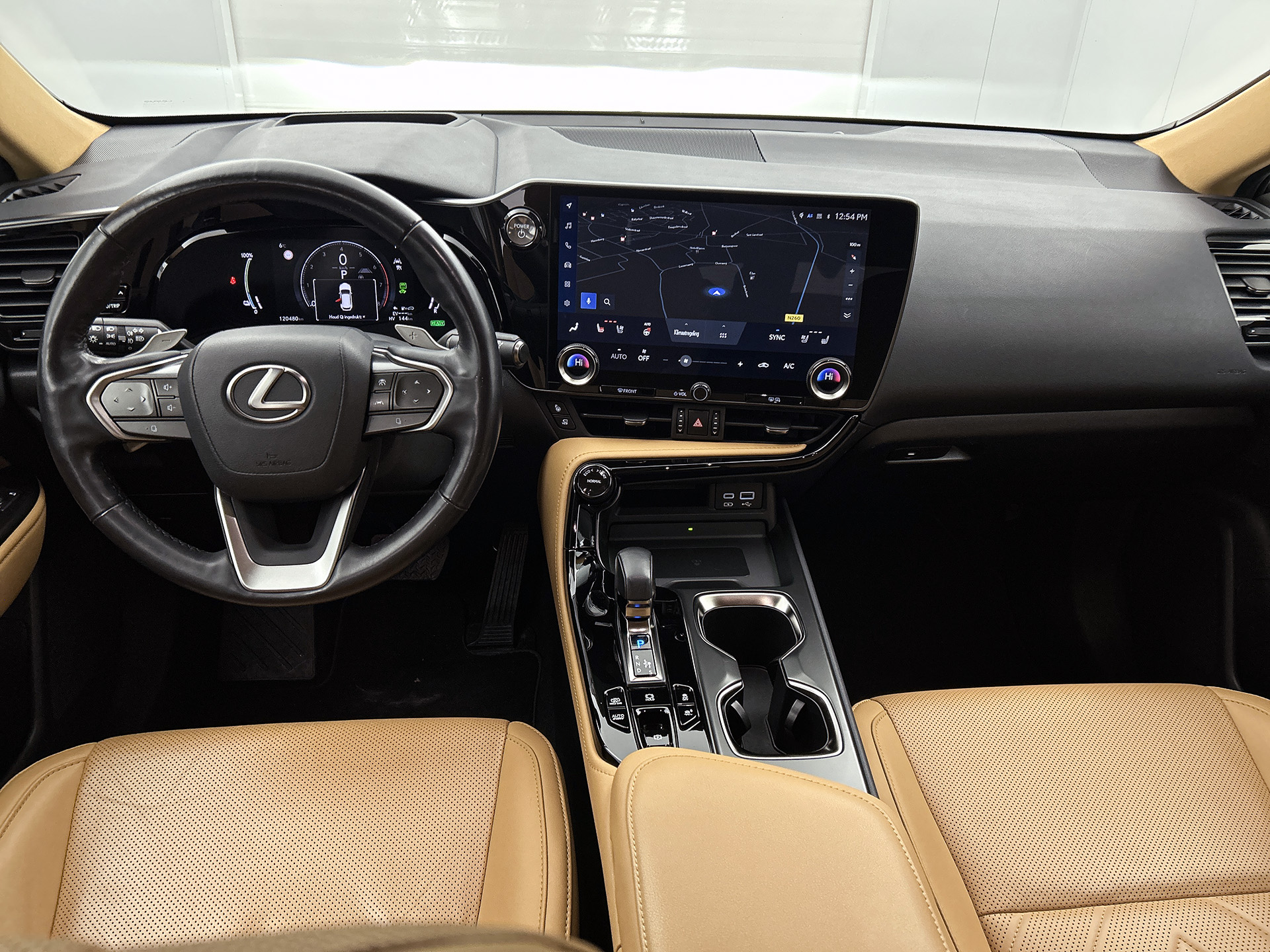 Foto van Lexus Lexus Nx450h+