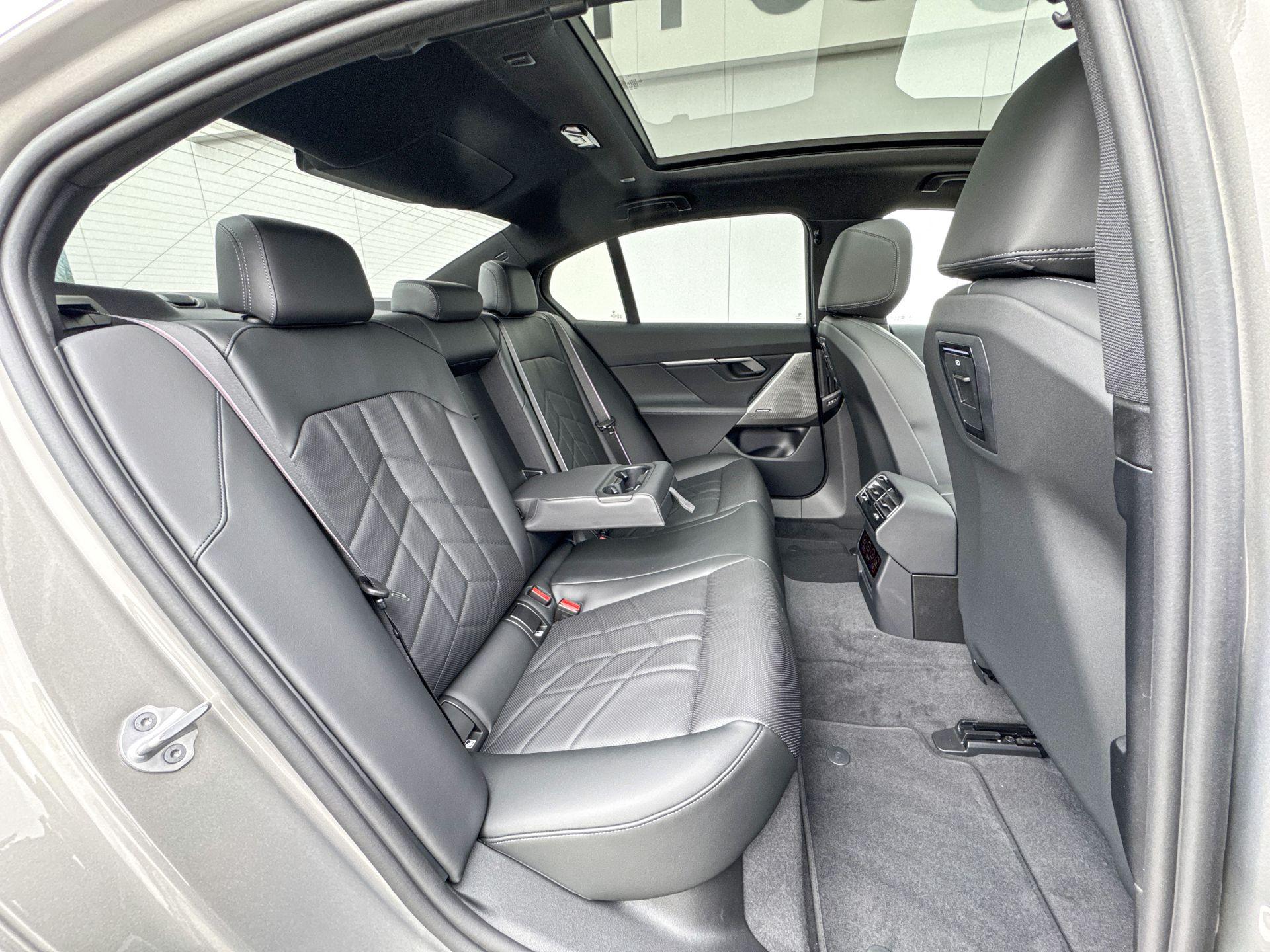 Foto van BMW I5